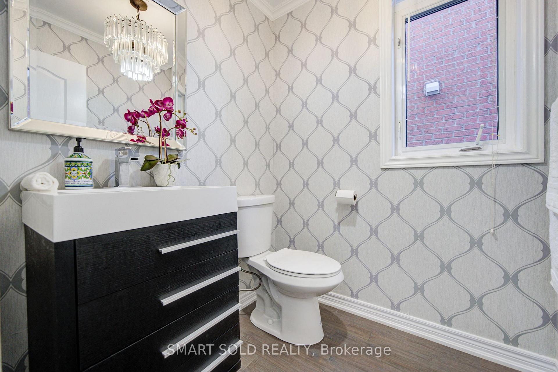 Photo 15 of 16 Burgundy Trail, Vaughan, Patterson — HOMEH