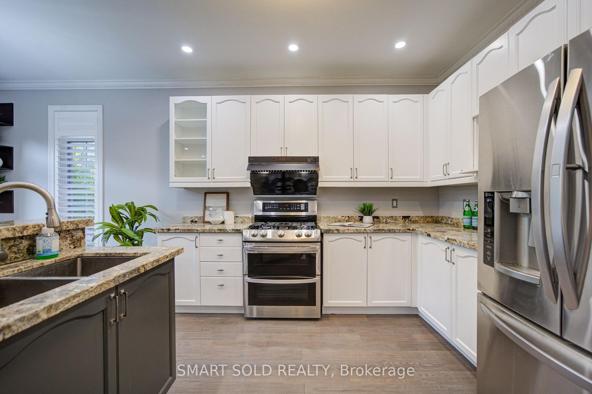 Photo 18 of 16 Burgundy Trail, Vaughan, Patterson — HOMEH
