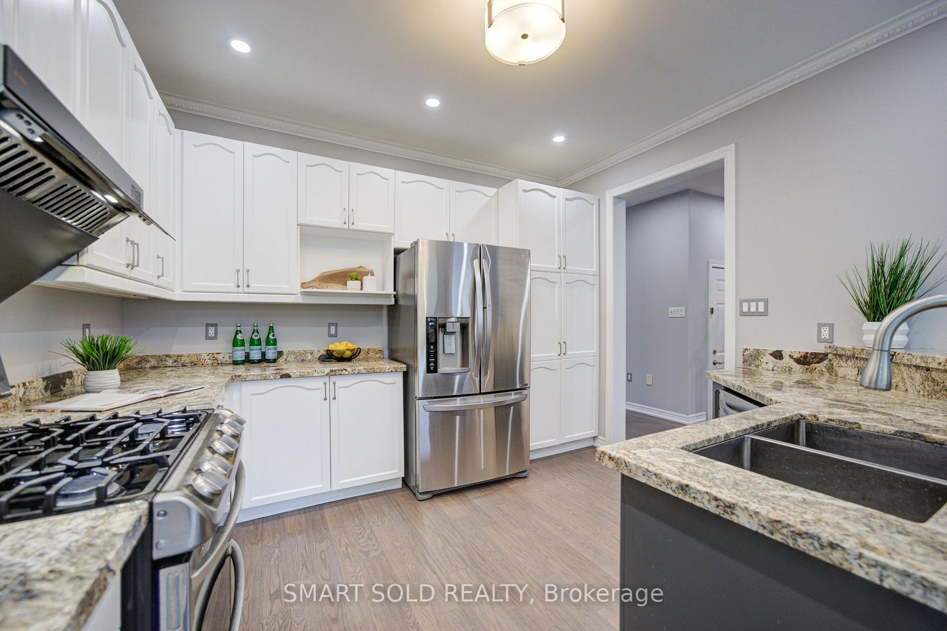 Photo 20 of 16 Burgundy Trail, Vaughan, Patterson — HOMEH