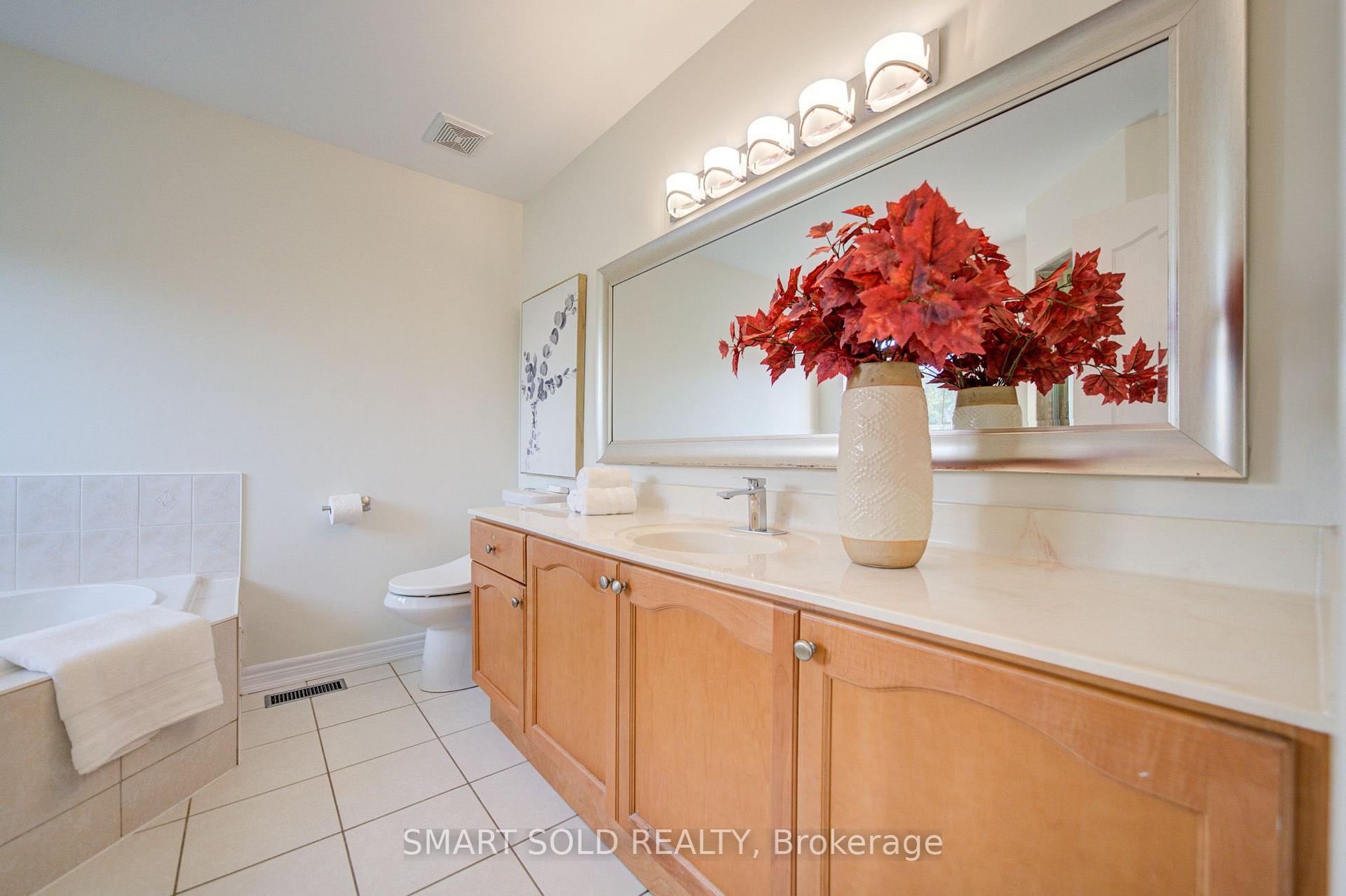 Photo 31 of 16 Burgundy Trail, Vaughan, Patterson — HOMEH