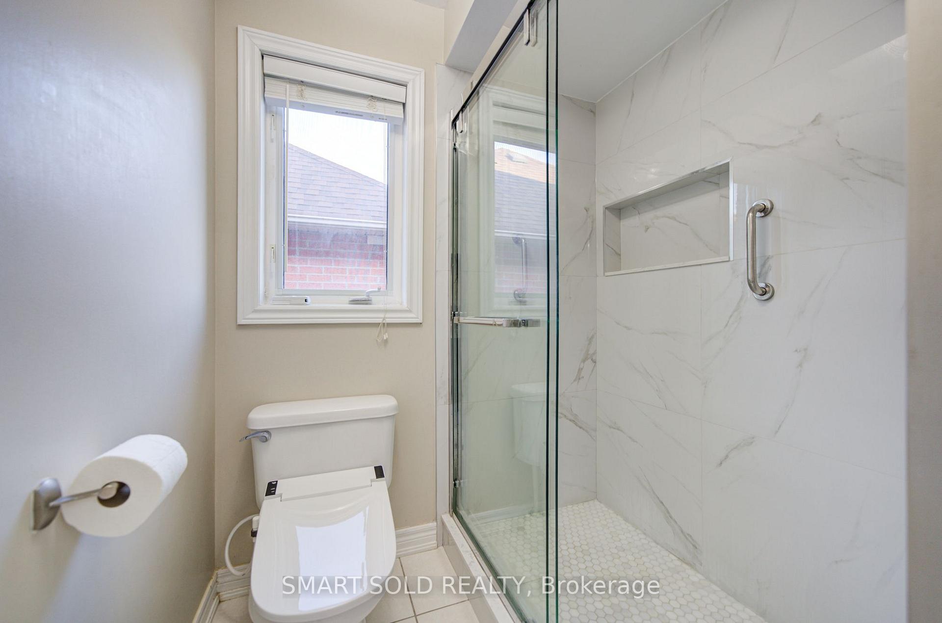 Photo 41 of 16 Burgundy Trail, Vaughan, Patterson — HOMEH