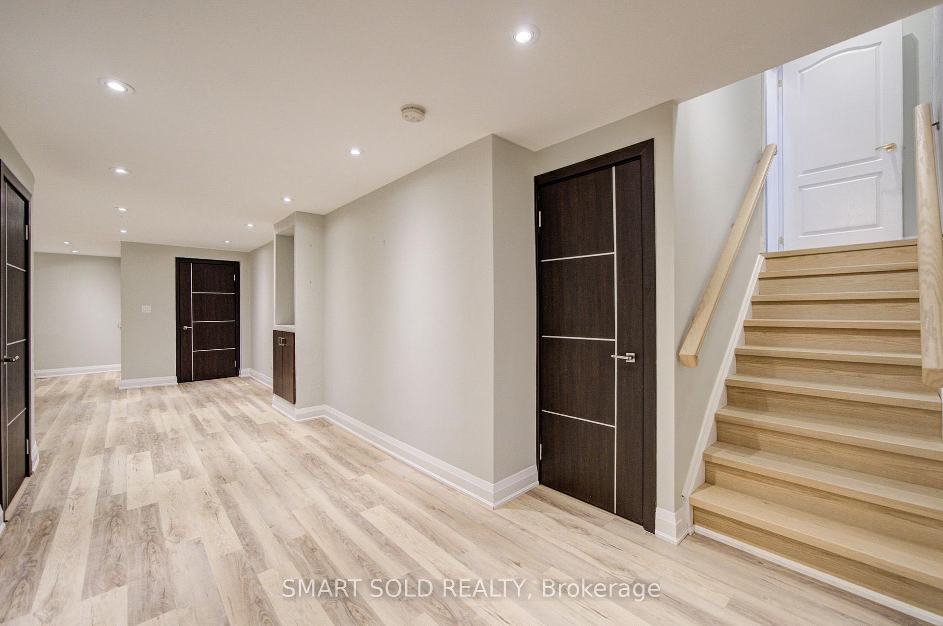 Photo 43 of 16 Burgundy Trail, Vaughan, Patterson — HOMEH