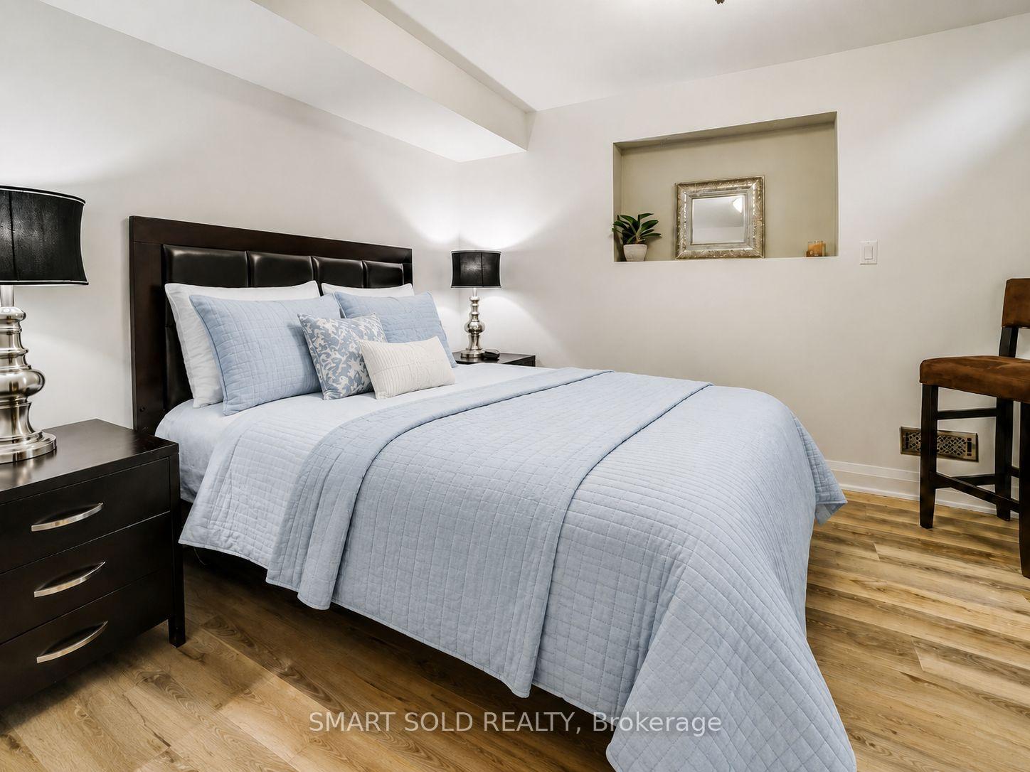 Photo 48 of 16 Burgundy Trail, Vaughan, Patterson — HOMEH