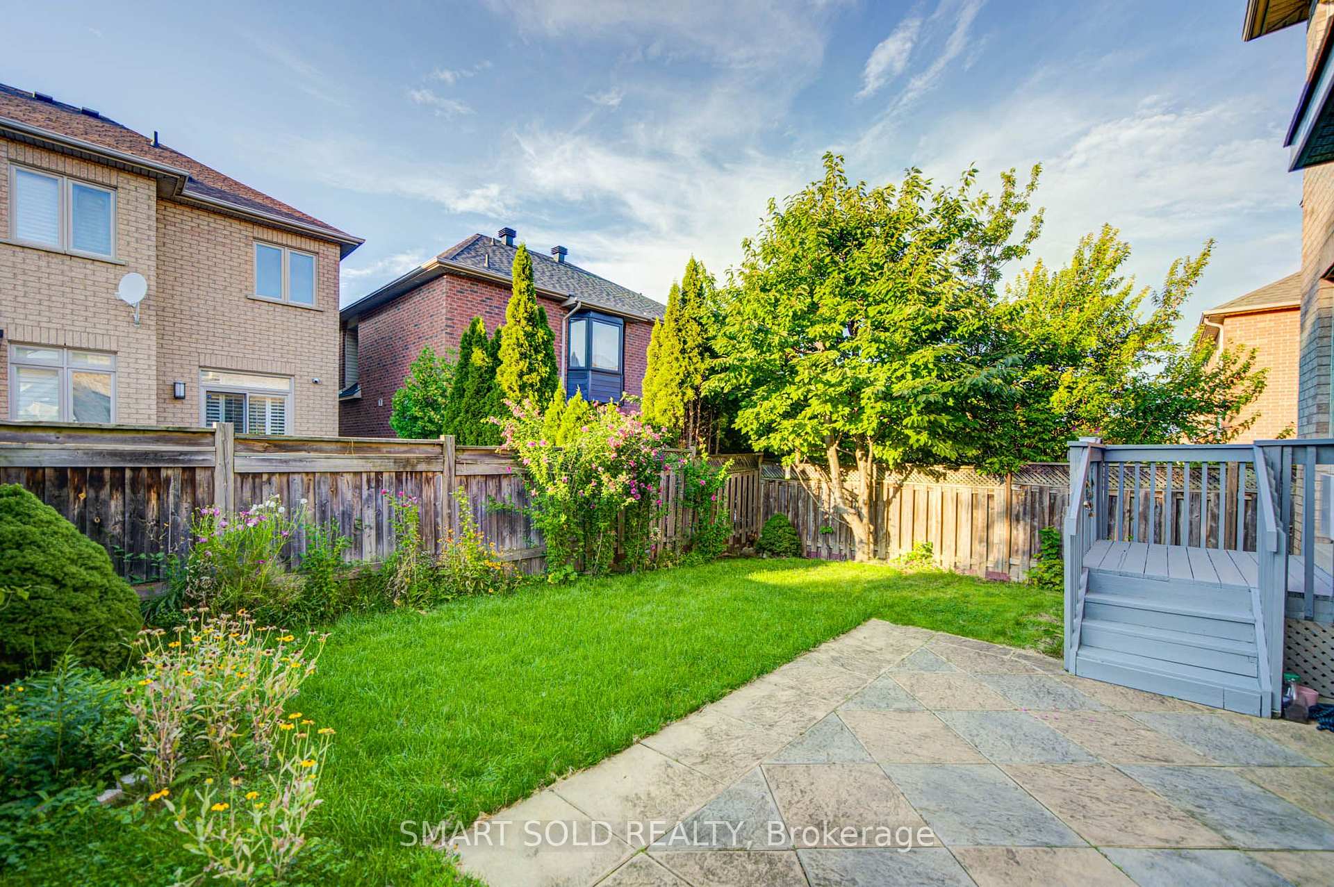 Photo 53 of 16 Burgundy Trail, Vaughan, Patterson — HOMEH