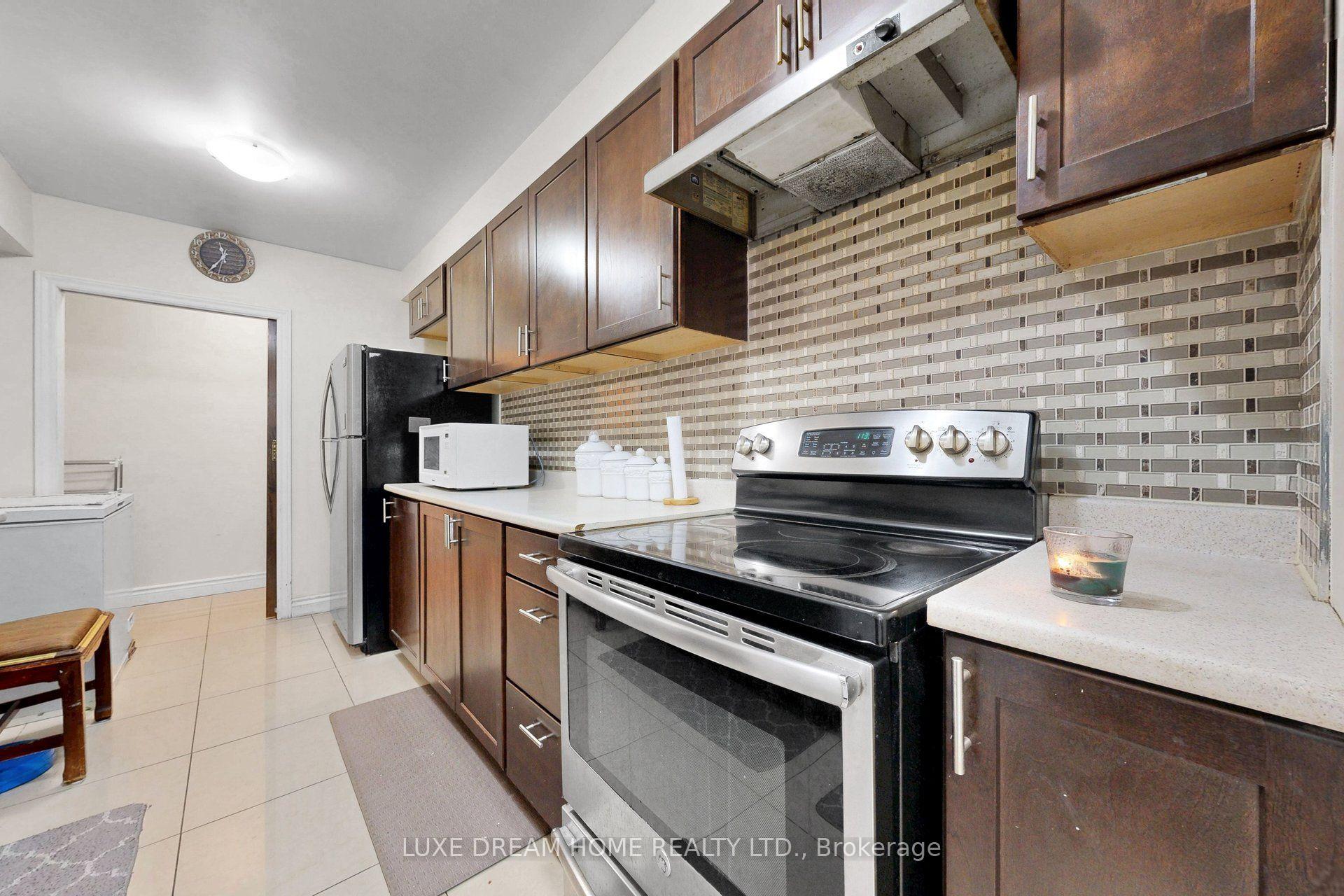 Photo 15 of Unit 409, 370 Dixon Road, Etobicoke, Kingsview Village-The Westway — HOMEH