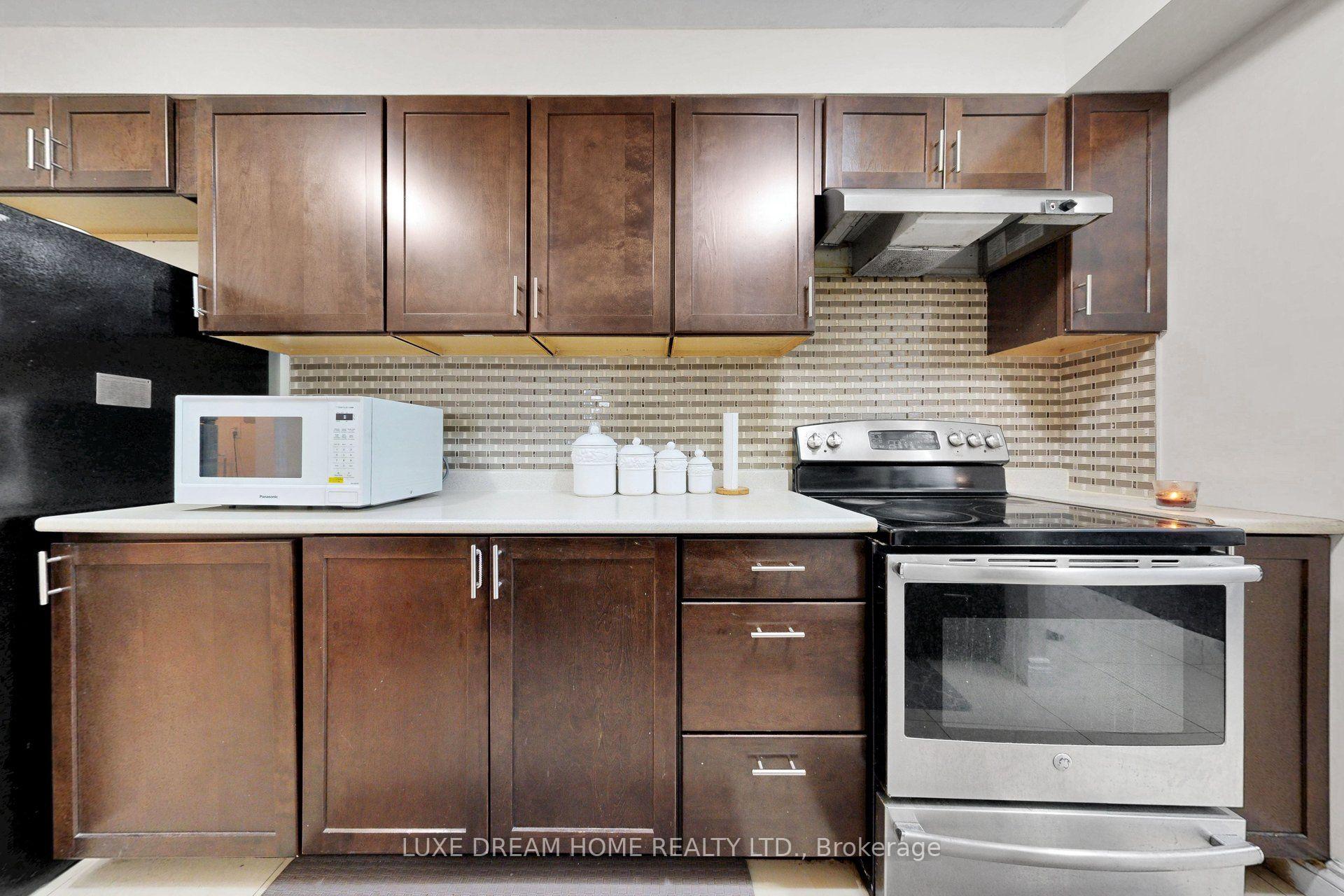 Photo 17 of Unit 409, 370 Dixon Road, Etobicoke, Kingsview Village-The Westway — HOMEH