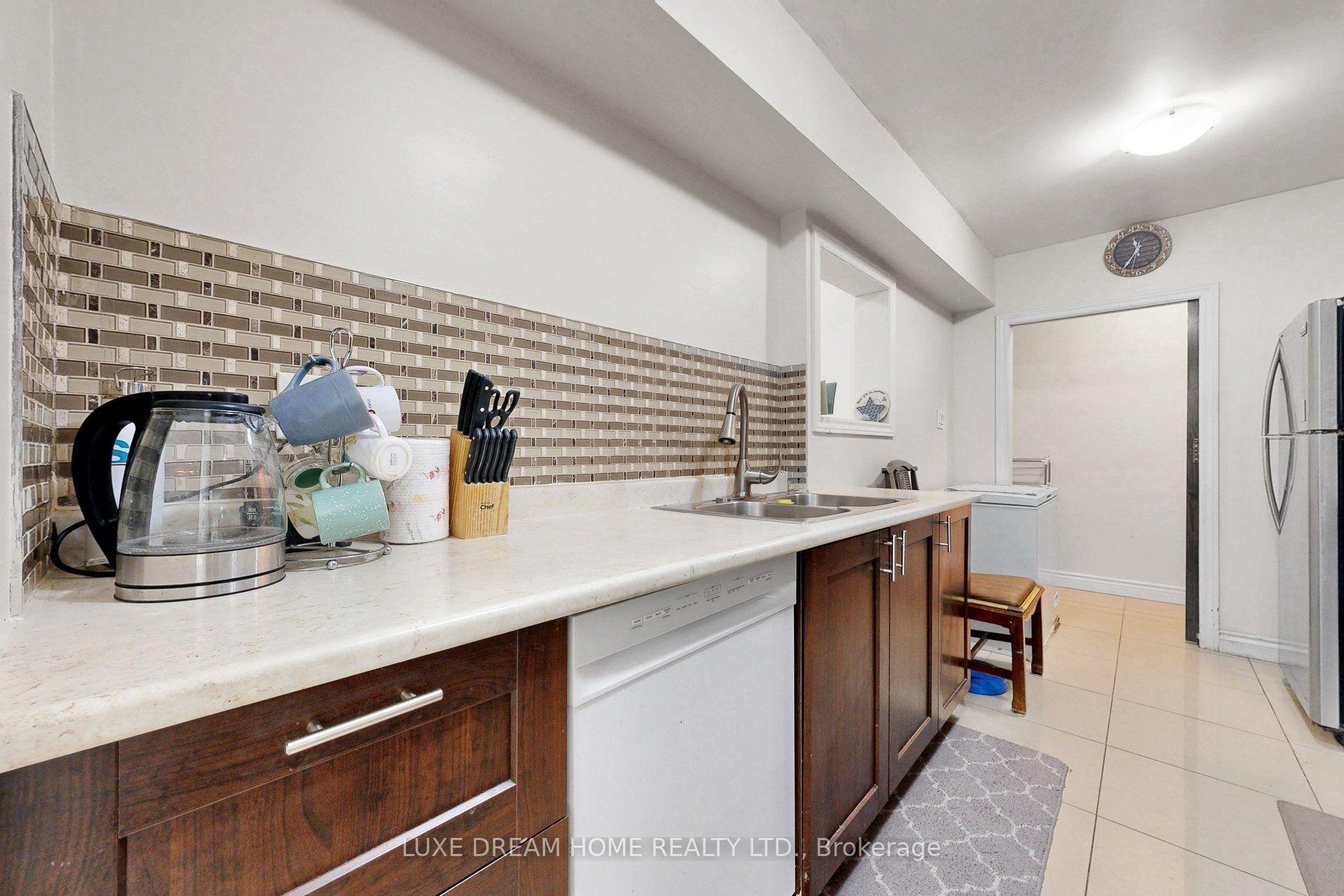 Photo 18 of Unit 409, 370 Dixon Road, Etobicoke, Kingsview Village-The Westway — HOMEH