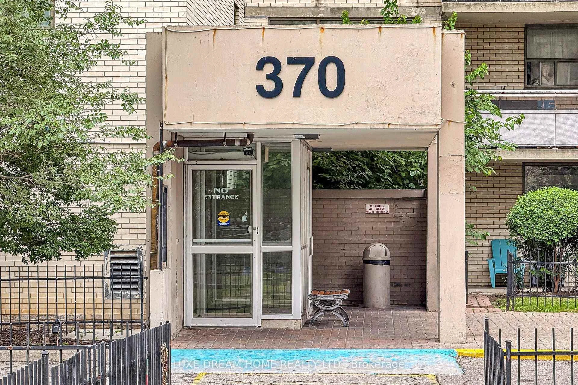Photo 4 of Unit 409, 370 Dixon Road, Etobicoke, Kingsview Village-The Westway — HOMEH