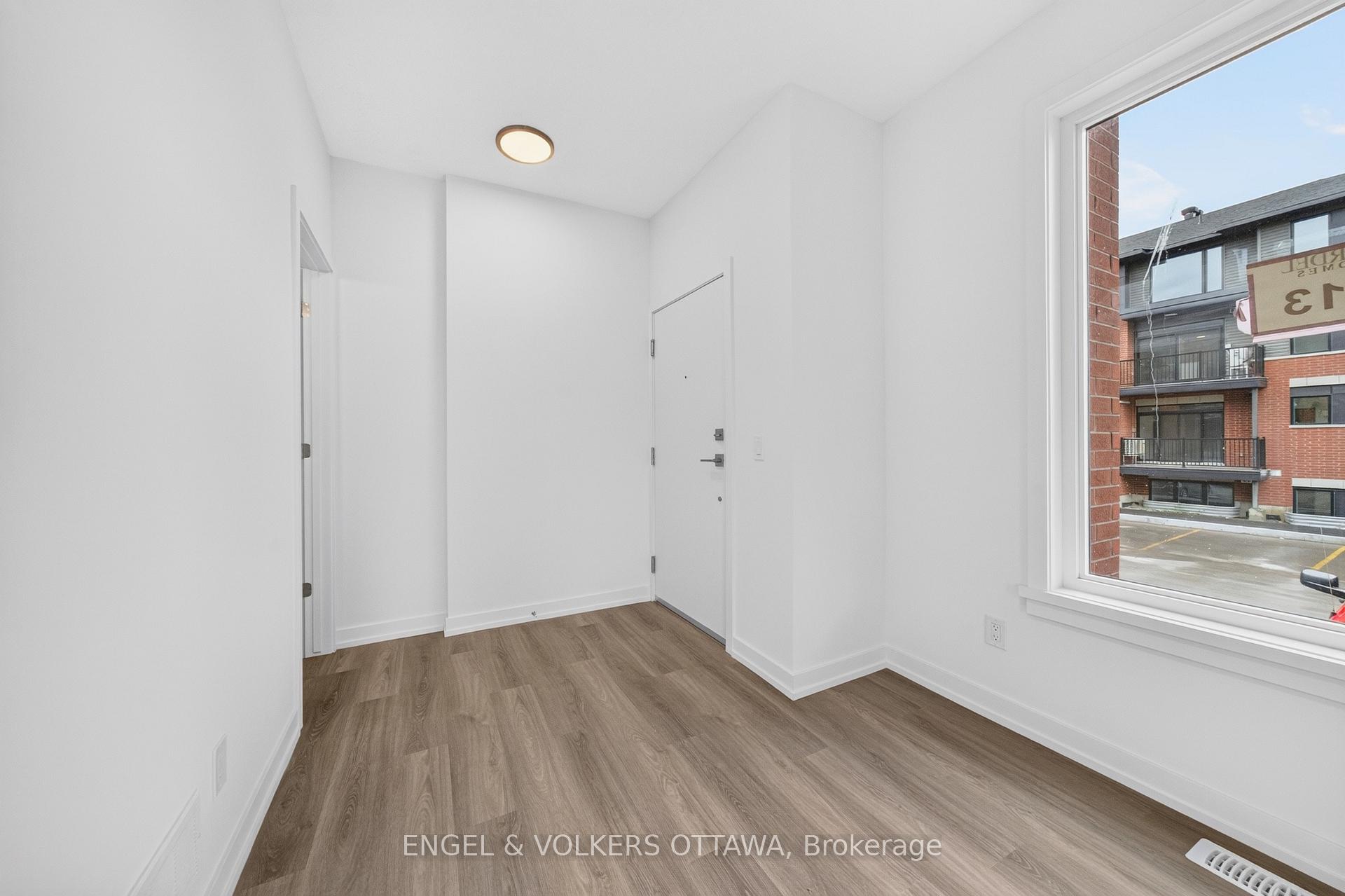 Photo 2 of 225 Stardust Private, Ottawa, Leitrim — HOMEH
