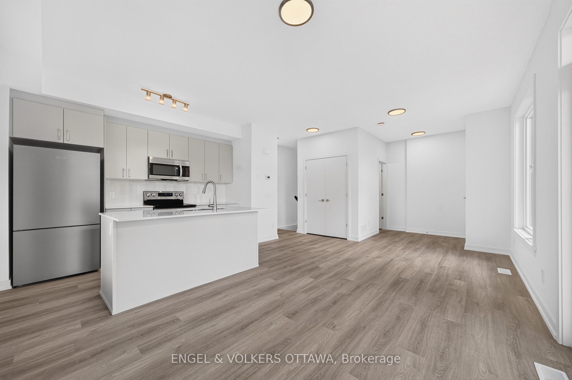 Photo 8 of 225 Stardust Private, Ottawa, Leitrim — HOMEH