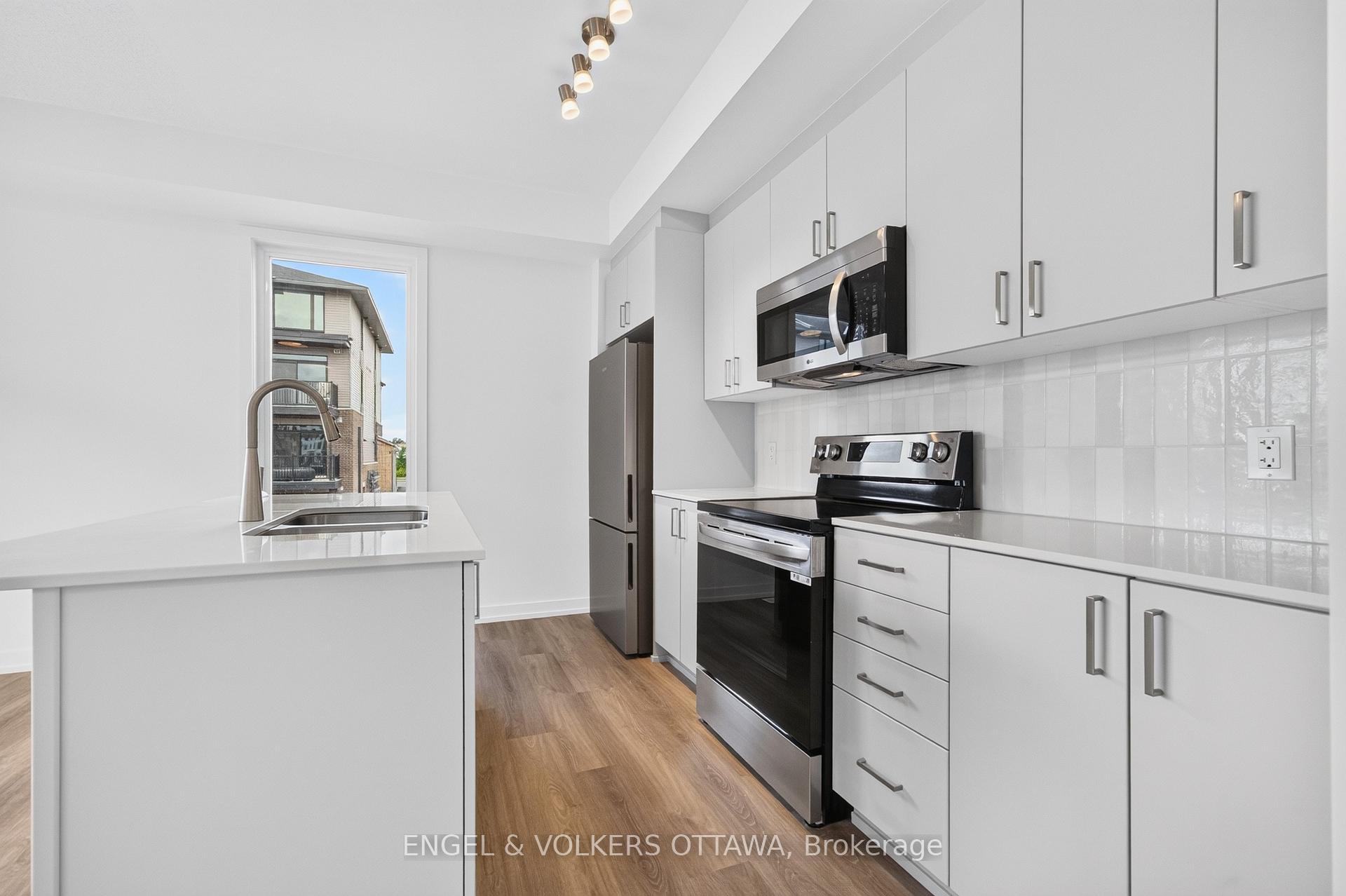 Photo 11 of 225 Stardust Private, Ottawa, Leitrim — HOMEH