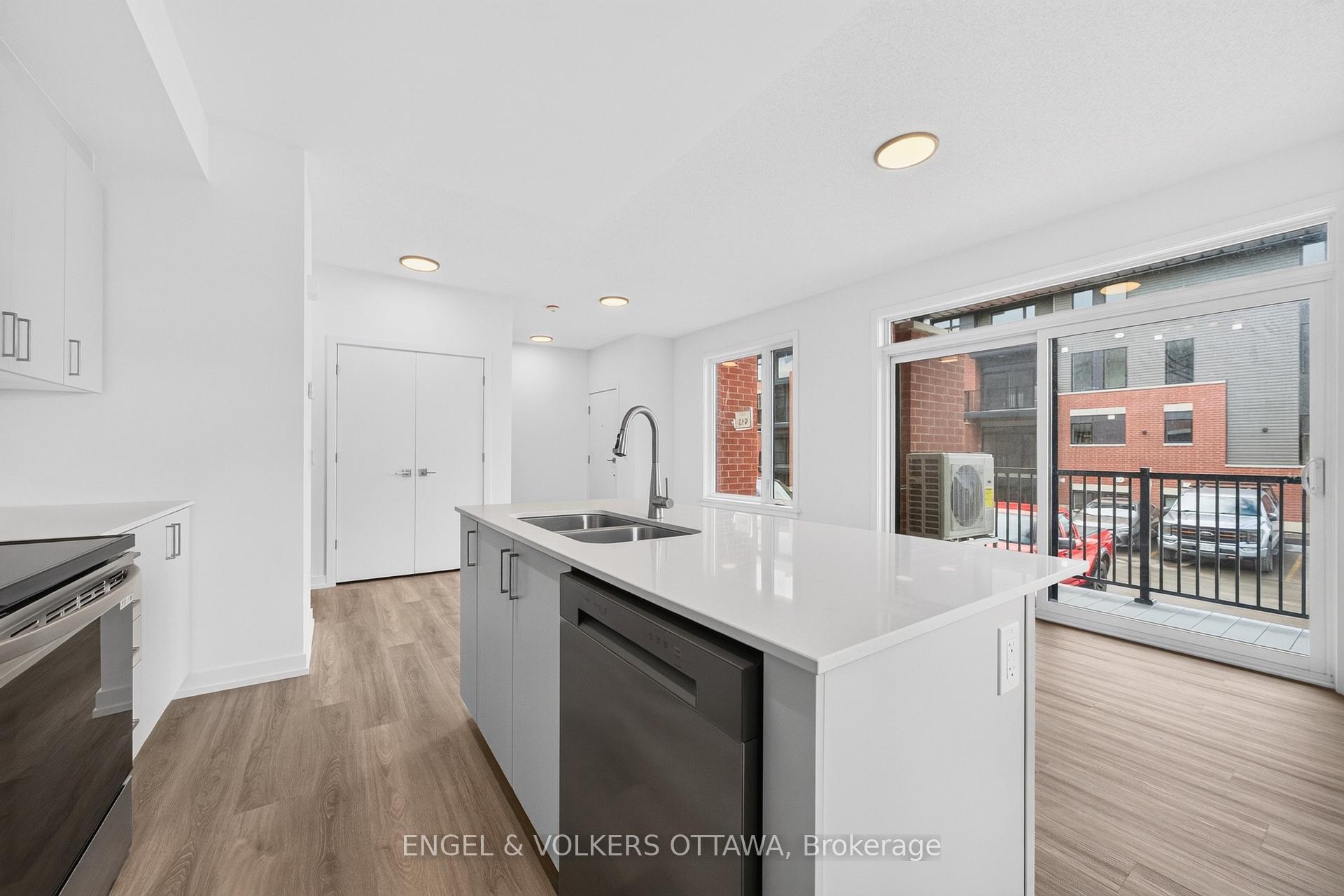 Photo 14 of 225 Stardust Private, Ottawa, Leitrim — HOMEH