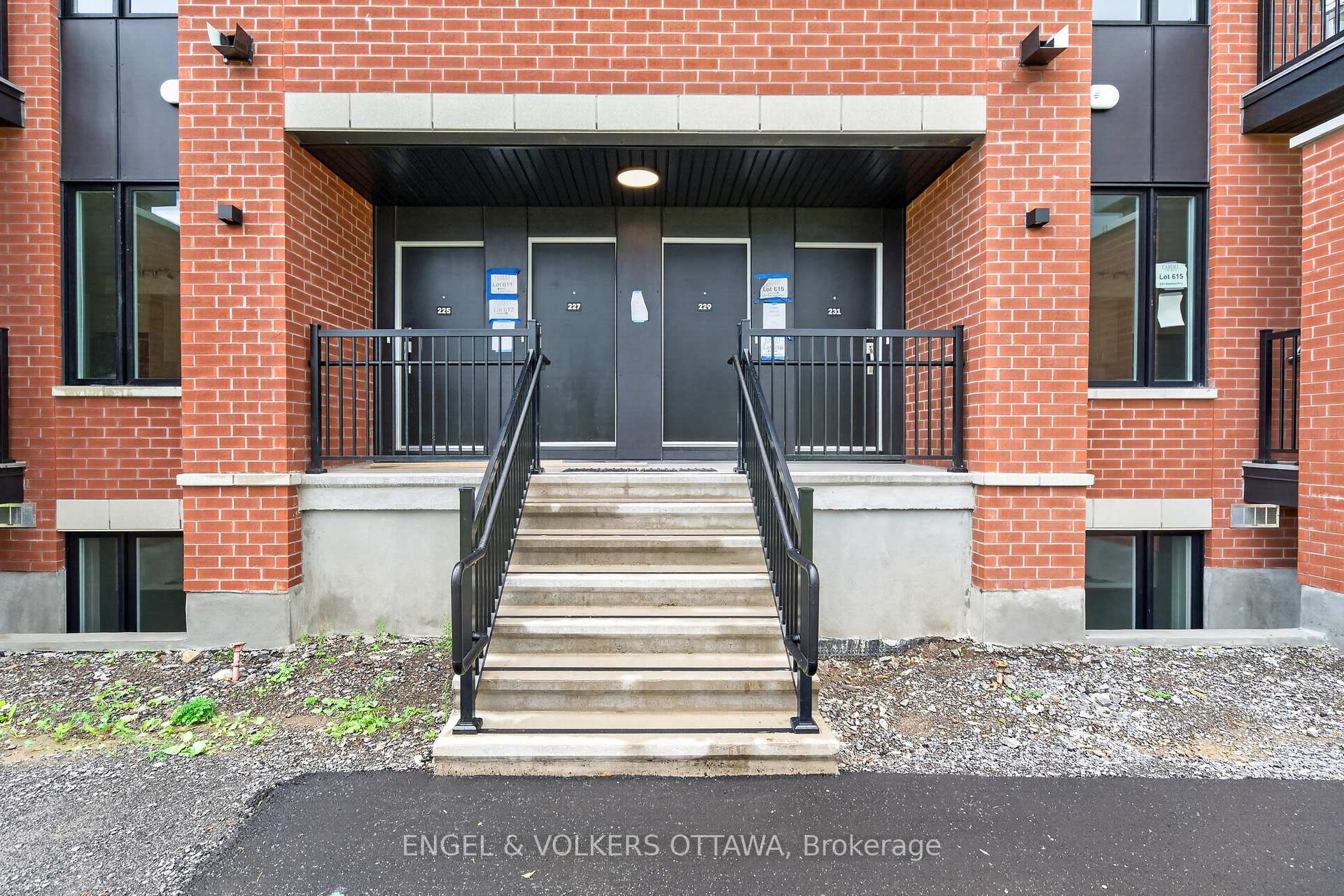 Photo 27 of 225 Stardust Private, Ottawa, Leitrim — HOMEH