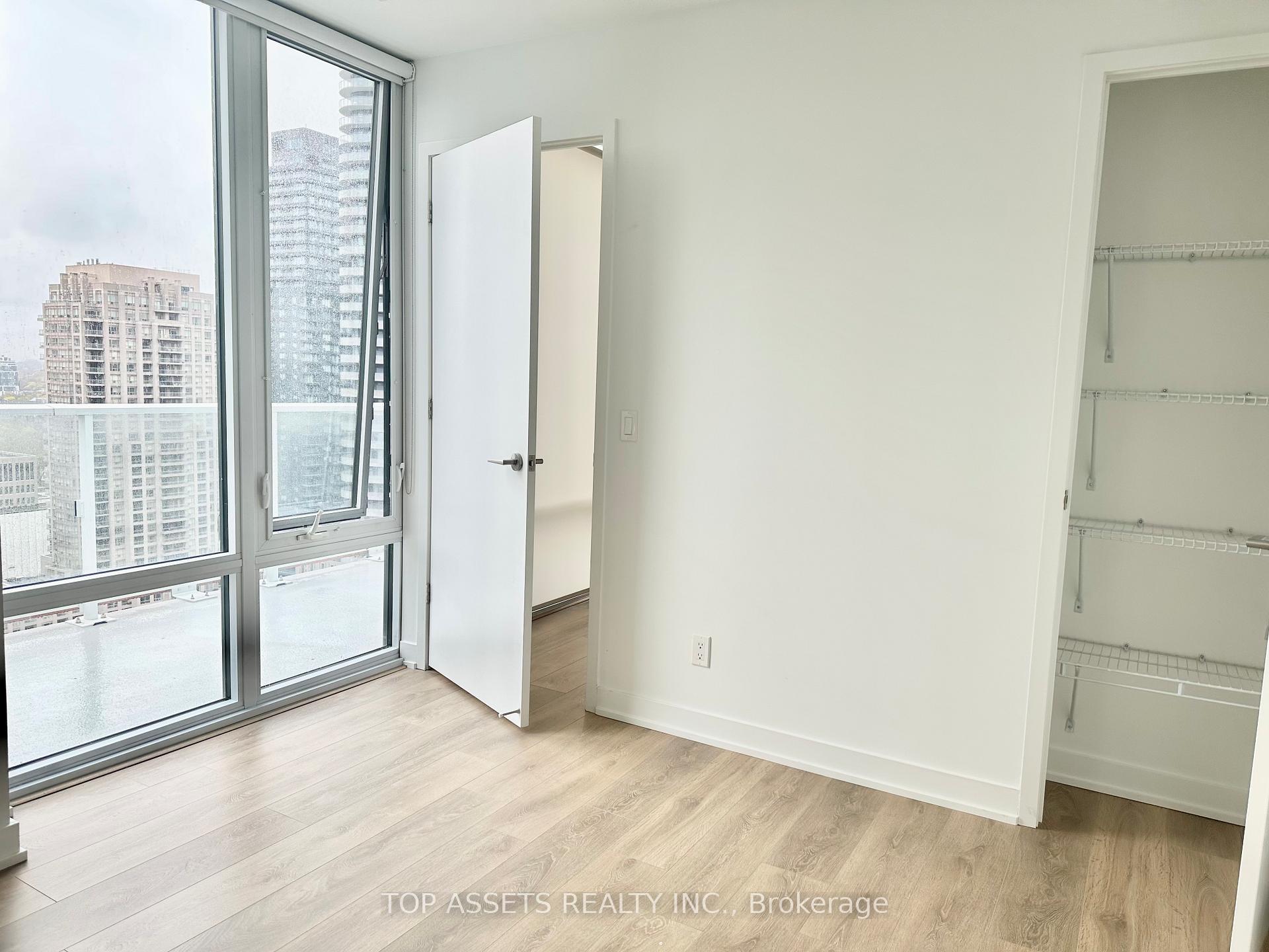 Photo 4 of Unit 2505, 18 Maitland Terrace, Toronto, Church-Yonge Corridor — HOMEH