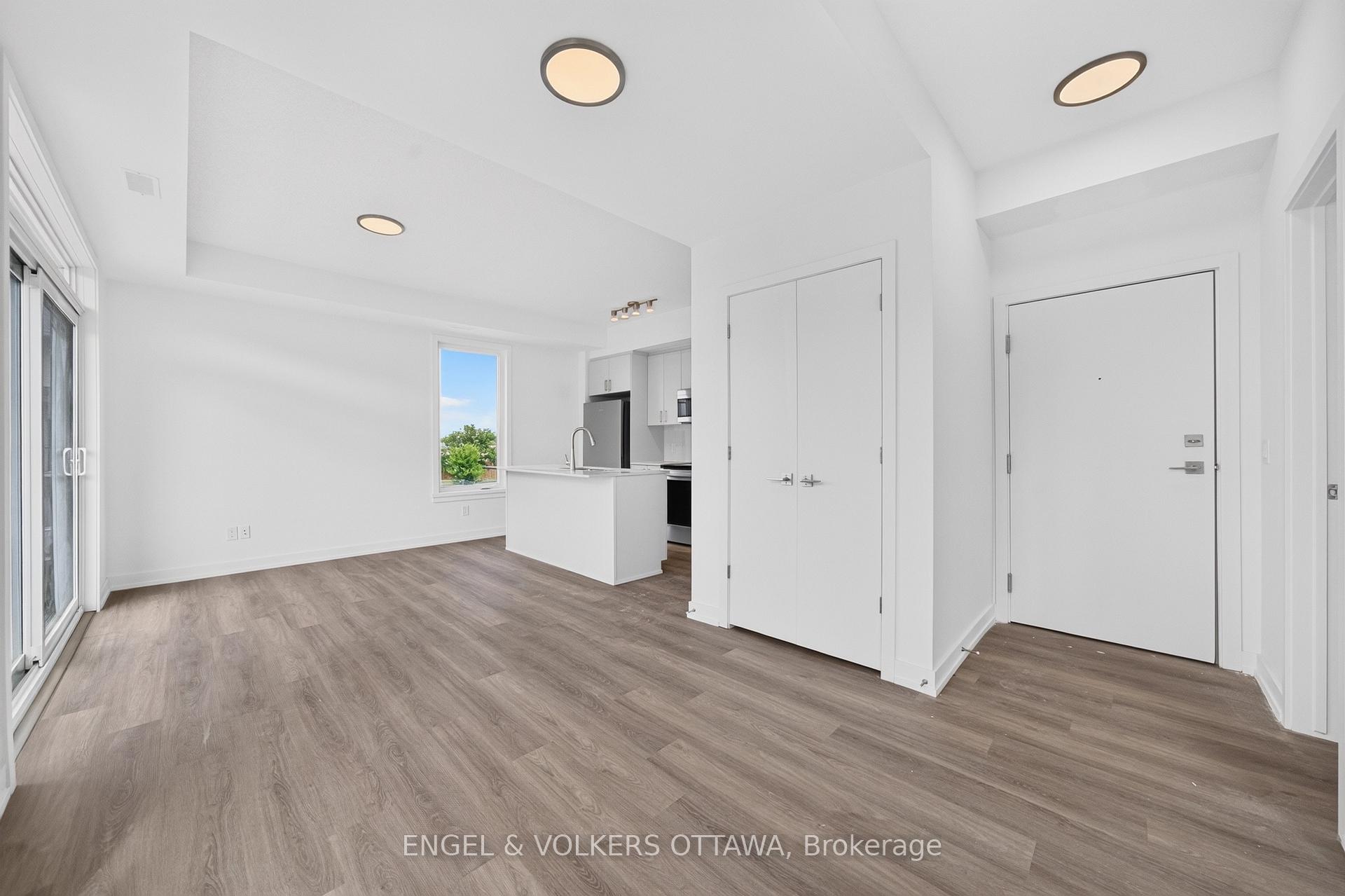 Photo 4 of 227 Stardust Private, Ottawa, Leitrim — HOMEH