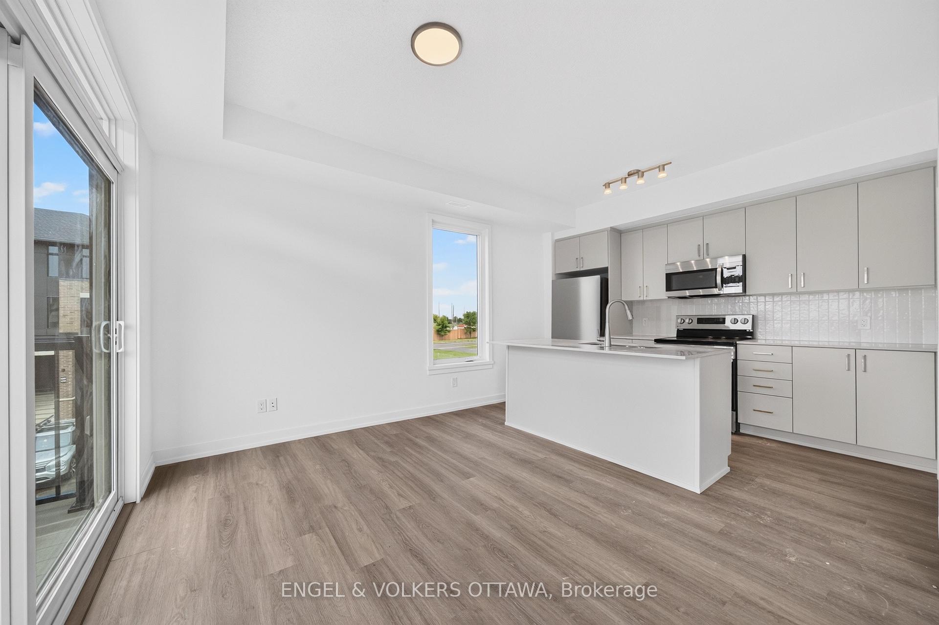 Photo 6 of 227 Stardust Private, Ottawa, Leitrim — HOMEH