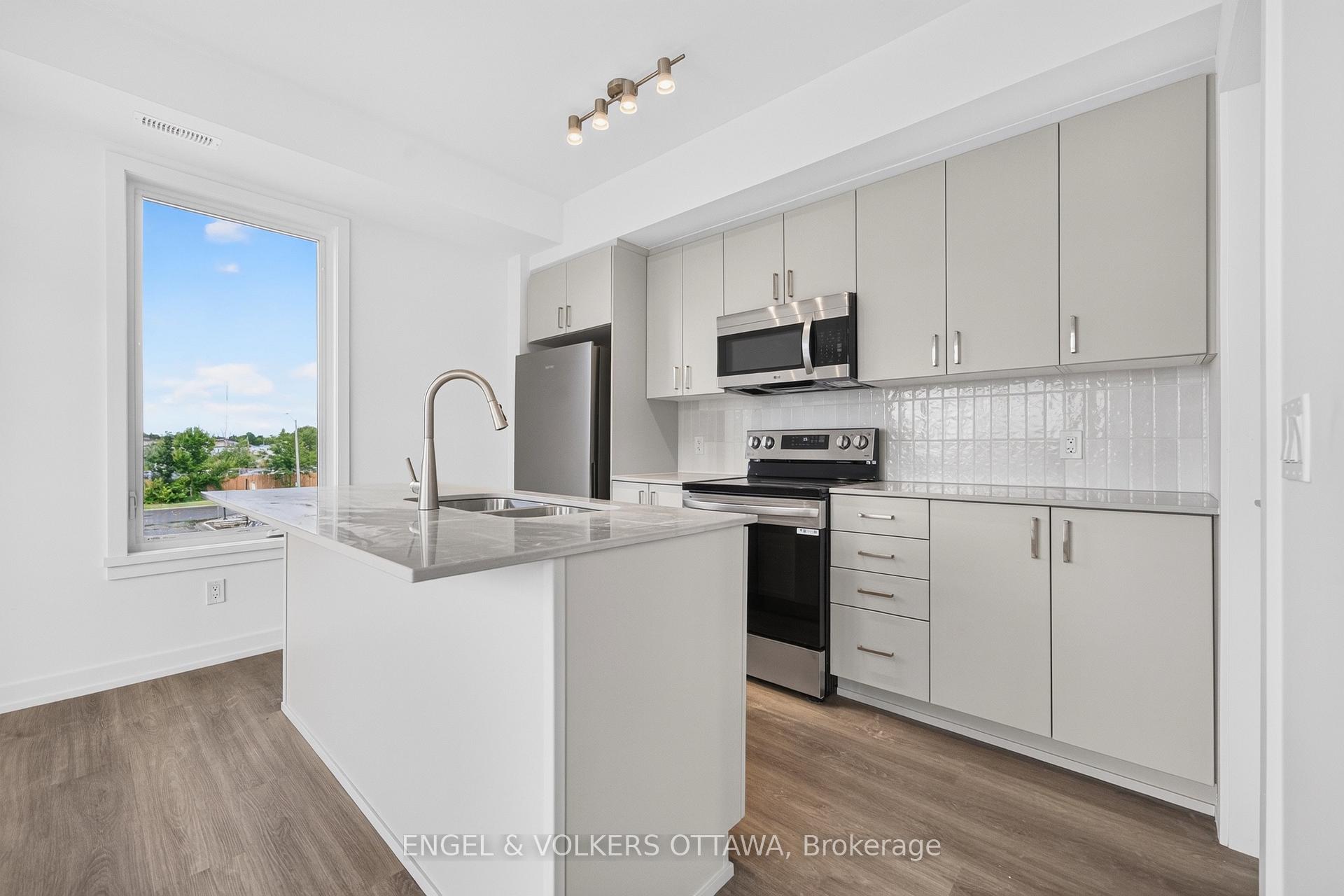 Photo 8 of 227 Stardust Private, Ottawa, Leitrim — HOMEH