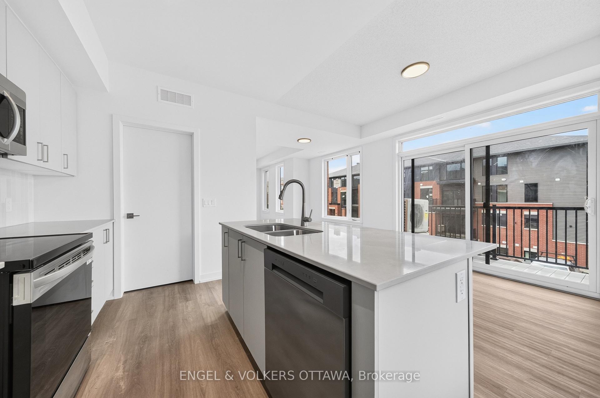 Photo 13 of 227 Stardust Private, Ottawa, Leitrim — HOMEH