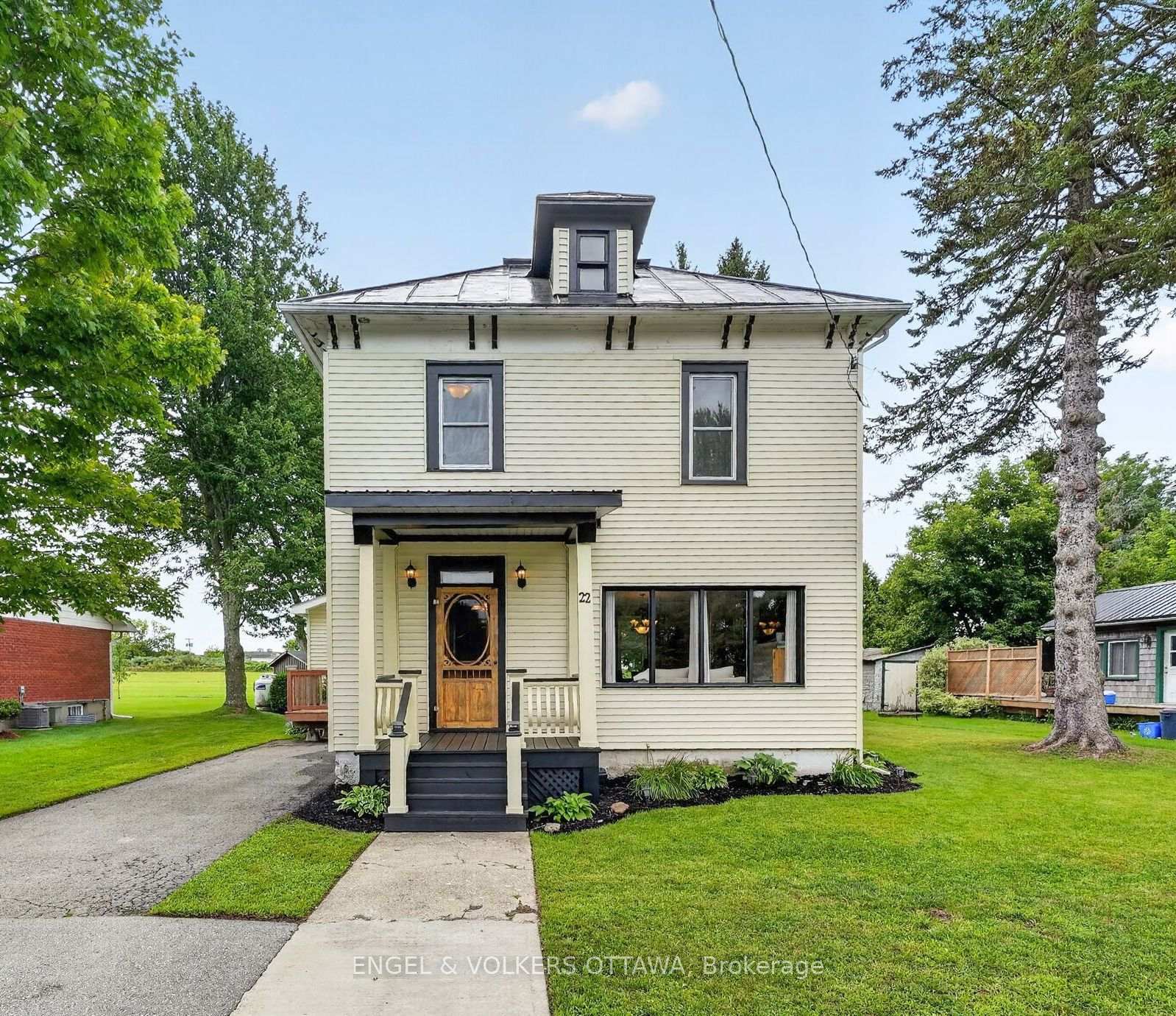 Photo 1 of 22 Peter Street, North Glengarry, Maxville — HOMEH