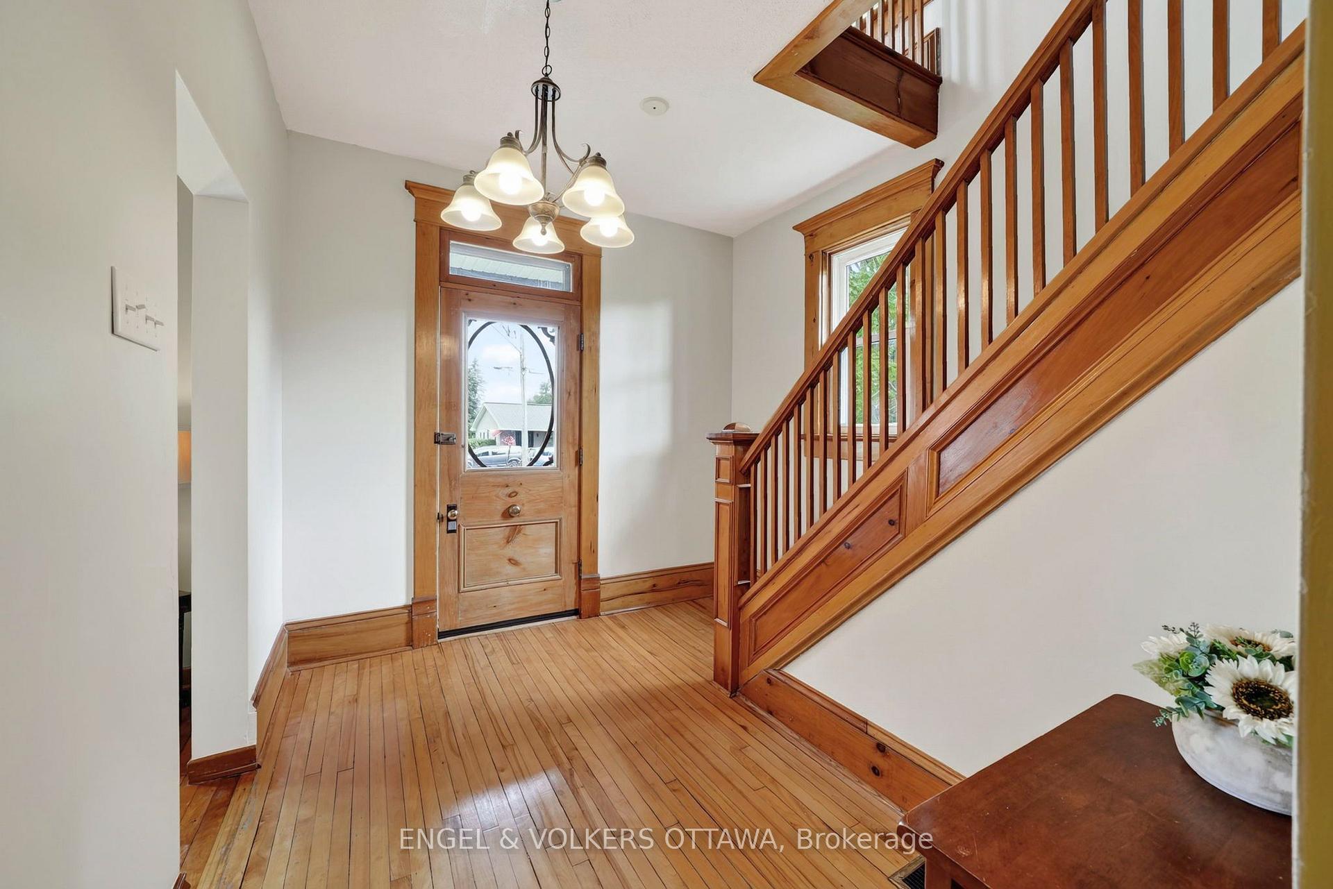 Photo 4 of 22 Peter Street, North Glengarry, Maxville — HOMEH
