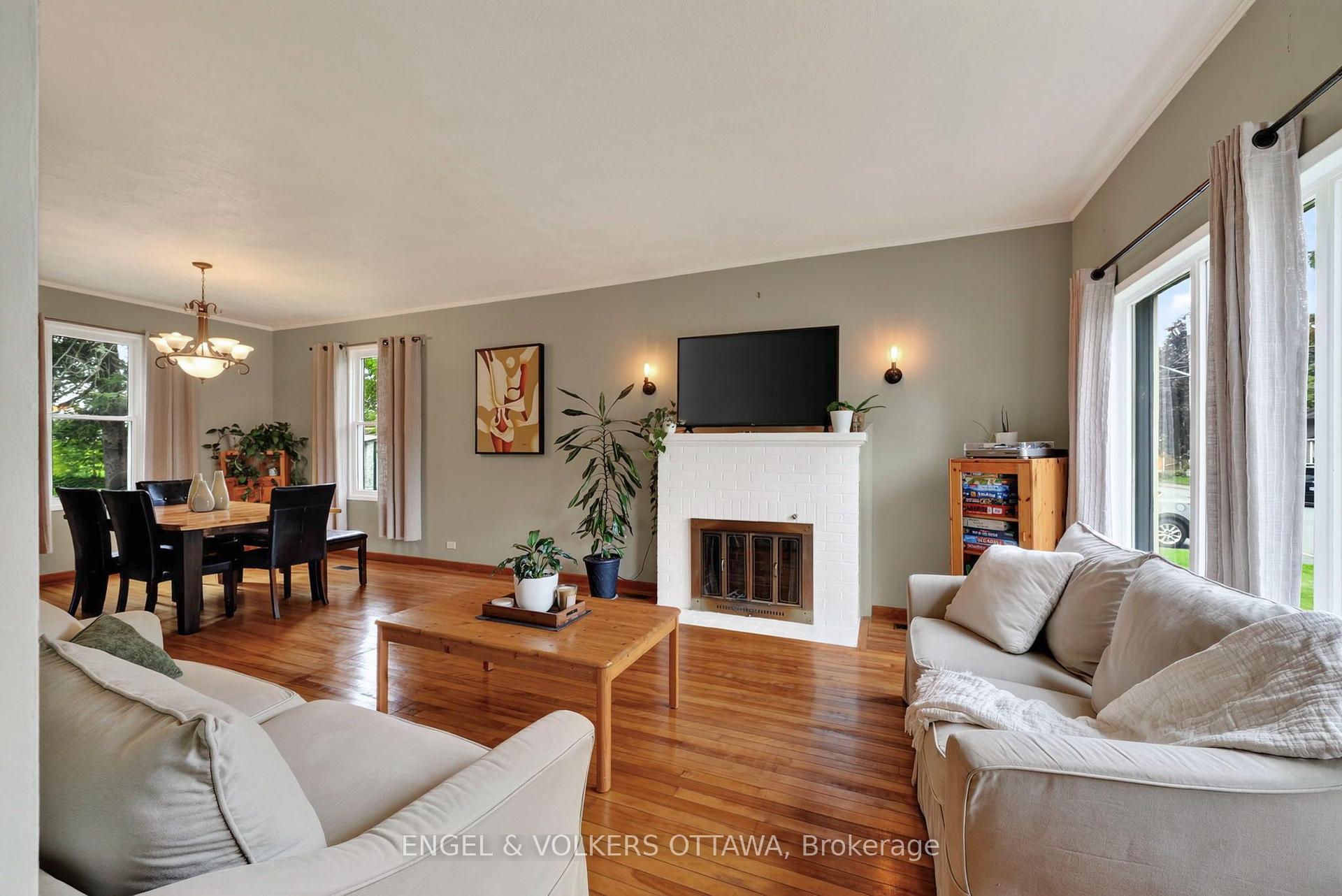 Photo 6 of 22 Peter Street, North Glengarry, Maxville — HOMEH