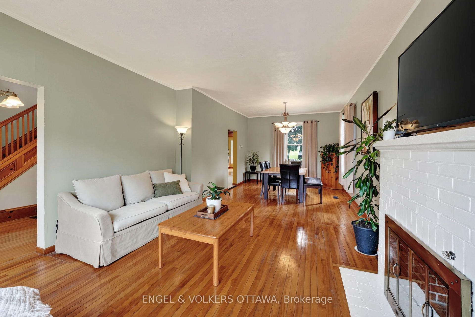 Photo 10 of 22 Peter Street, North Glengarry, Maxville — HOMEH