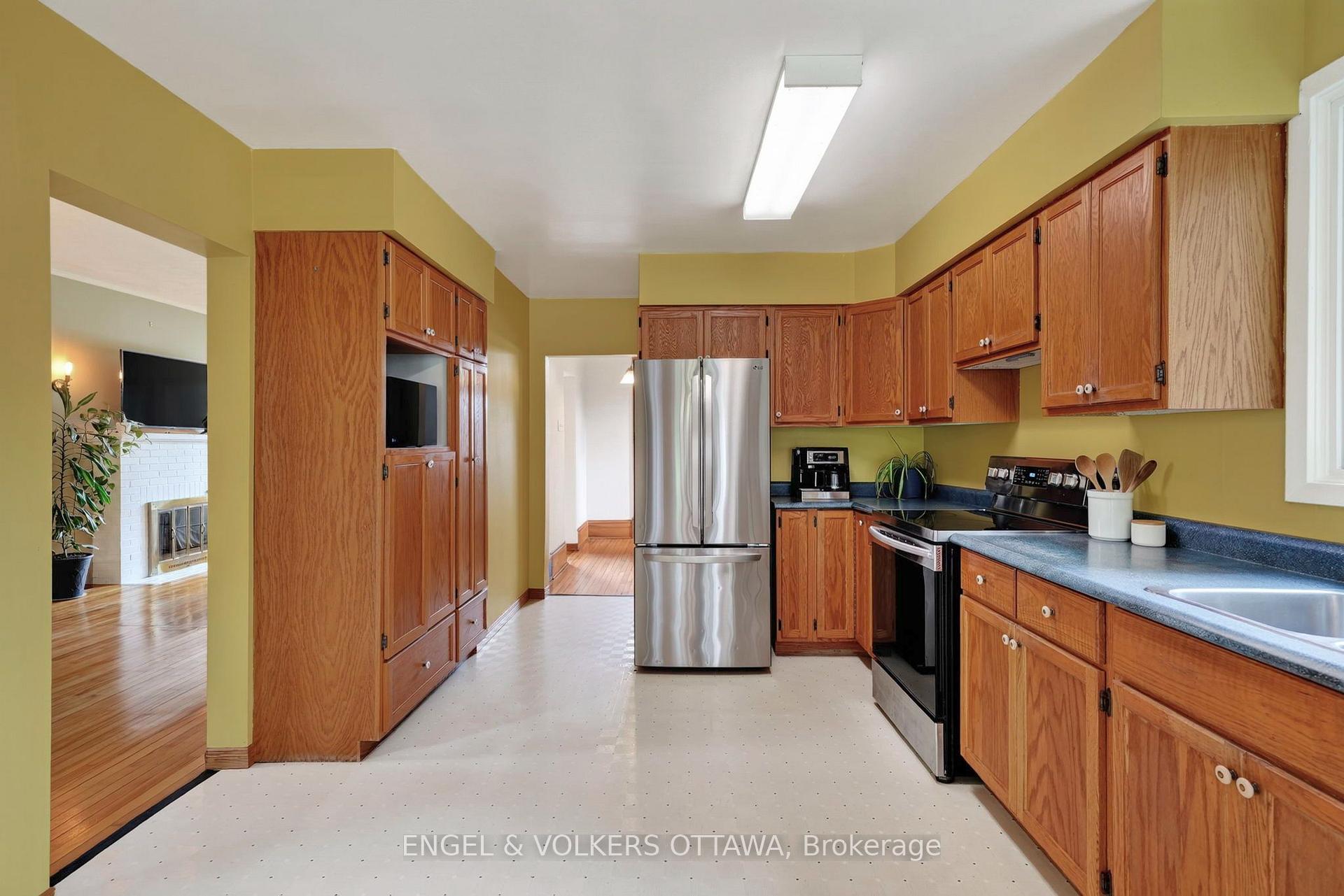 Photo 15 of 22 Peter Street, North Glengarry, Maxville — HOMEH