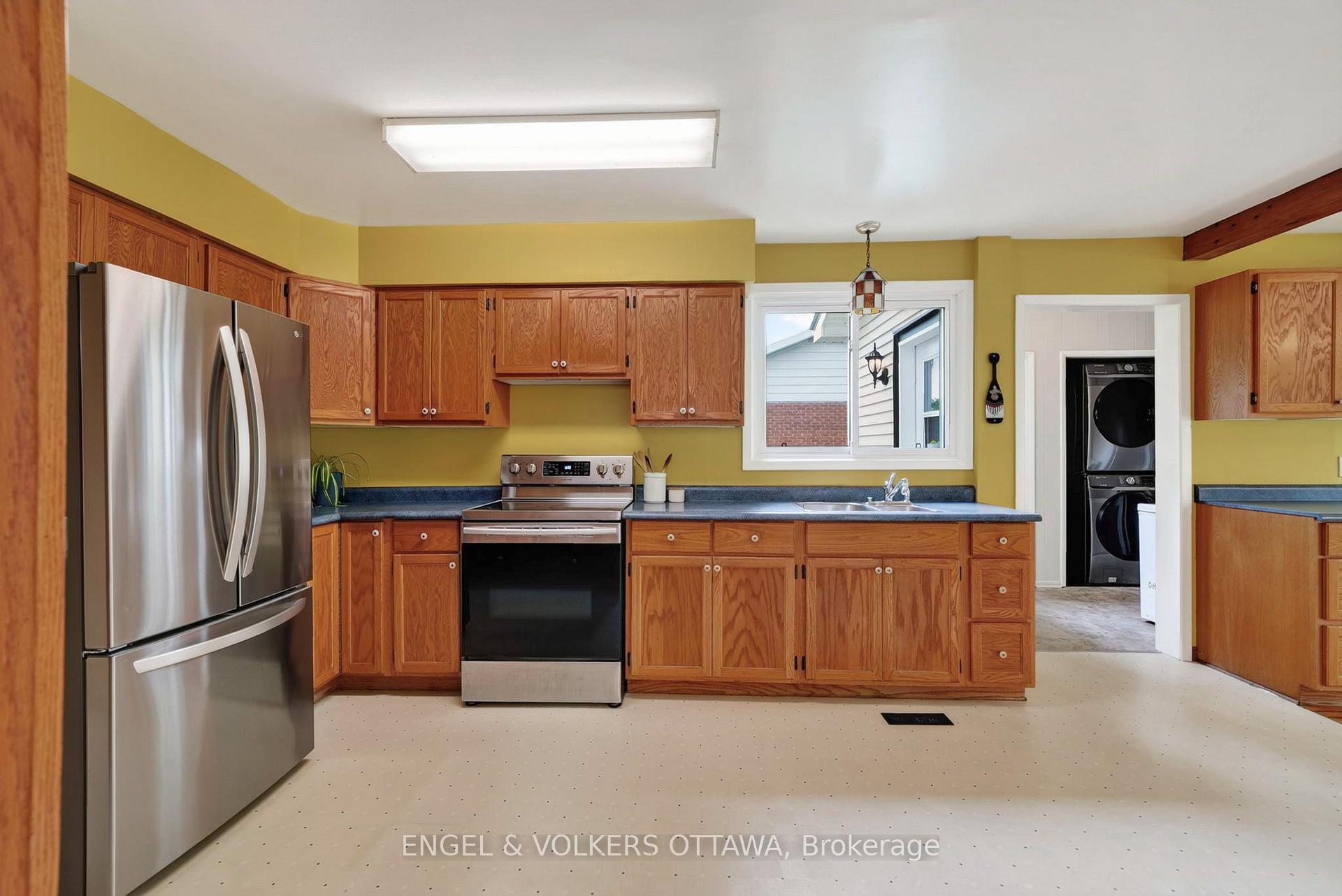 Photo 16 of 22 Peter Street, North Glengarry, Maxville — HOMEH