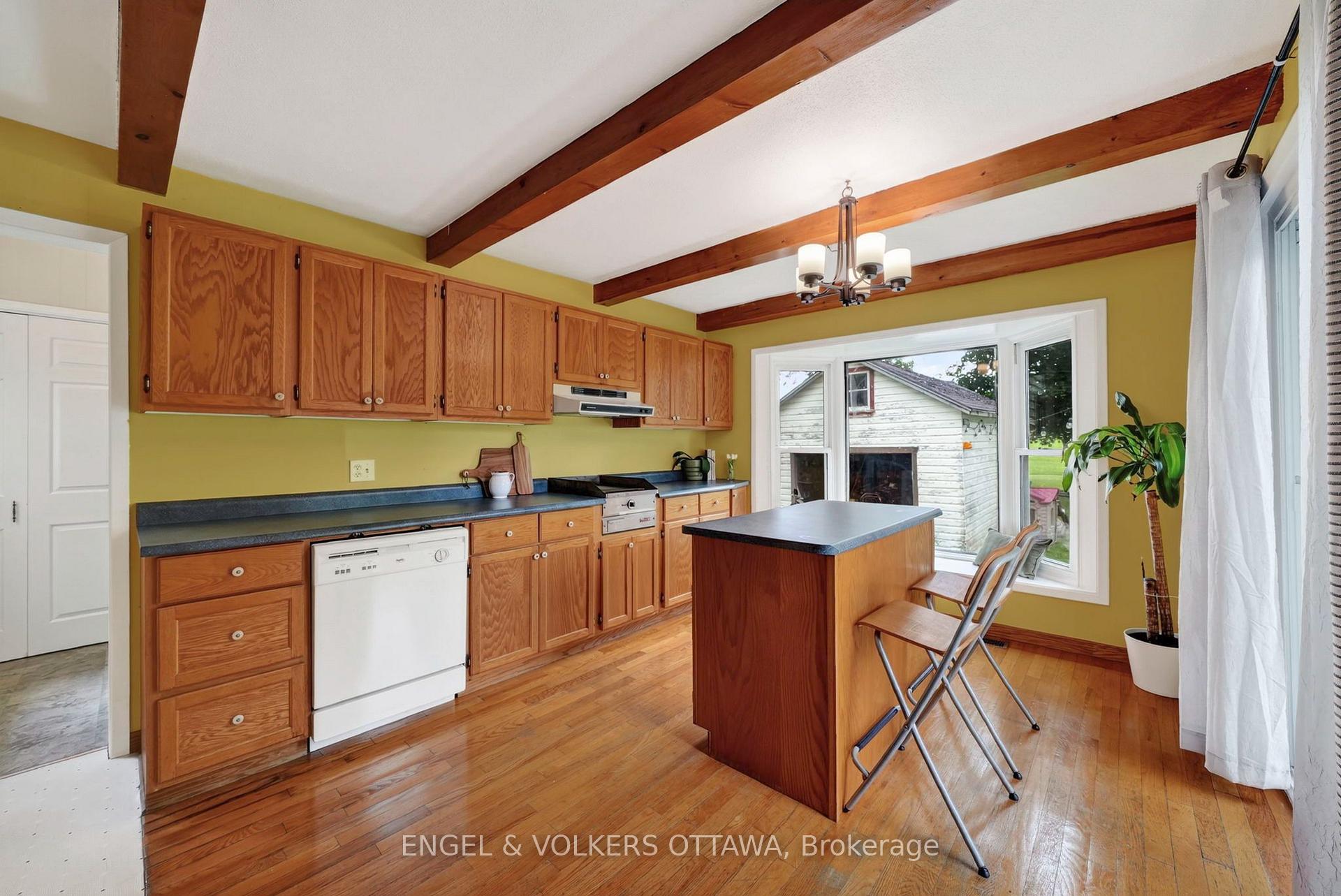 Photo 19 of 22 Peter Street, North Glengarry, Maxville — HOMEH