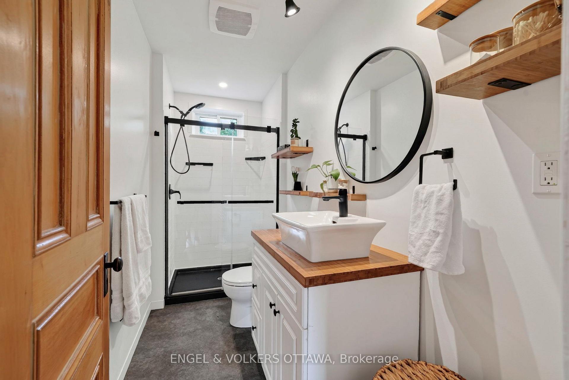 Photo 33 of 22 Peter Street, North Glengarry, Maxville — HOMEH