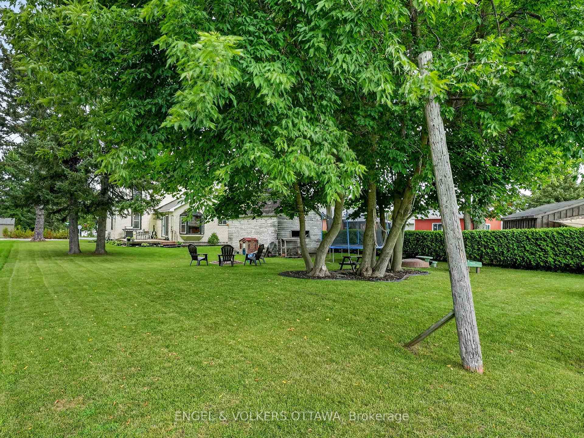 Photo 46 of 22 Peter Street, North Glengarry, Maxville — HOMEH