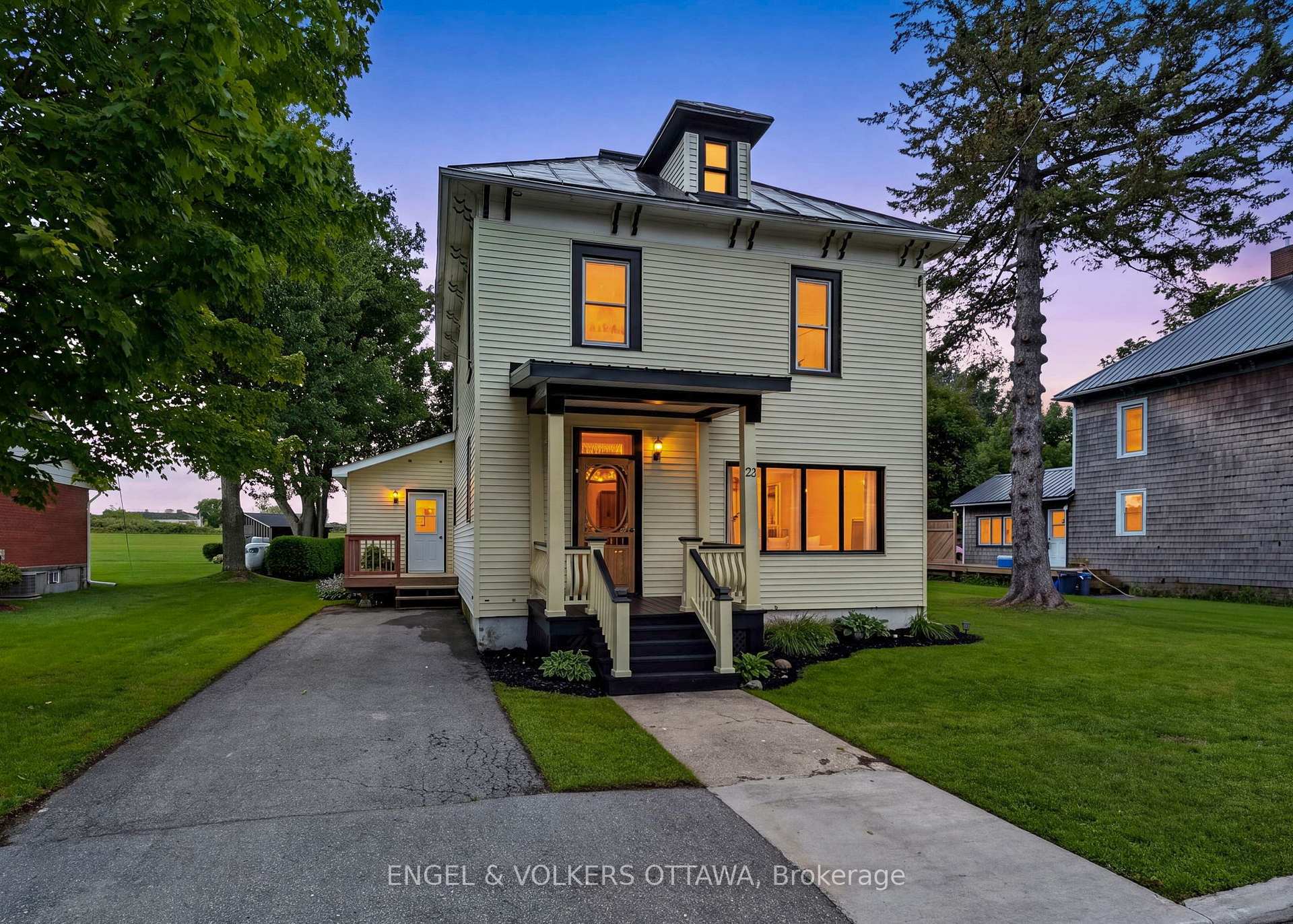 Photo 47 of 22 Peter Street, North Glengarry, Maxville — HOMEH