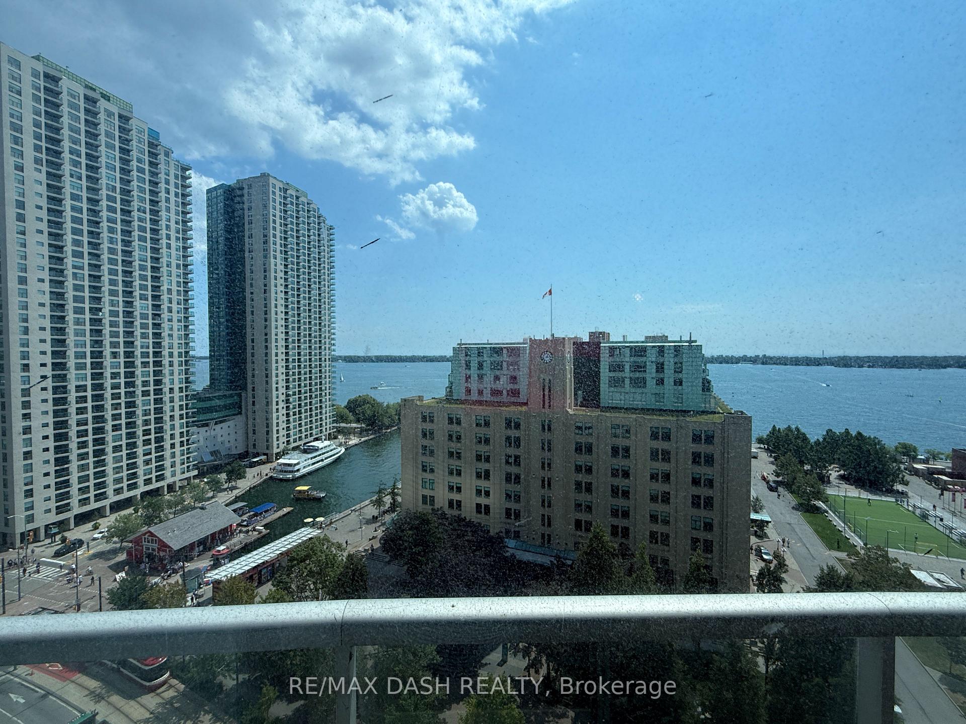 Photo 5 of Unit 1506, 208 Queens Quay W, Toronto, Waterfront Communities — HOMEH