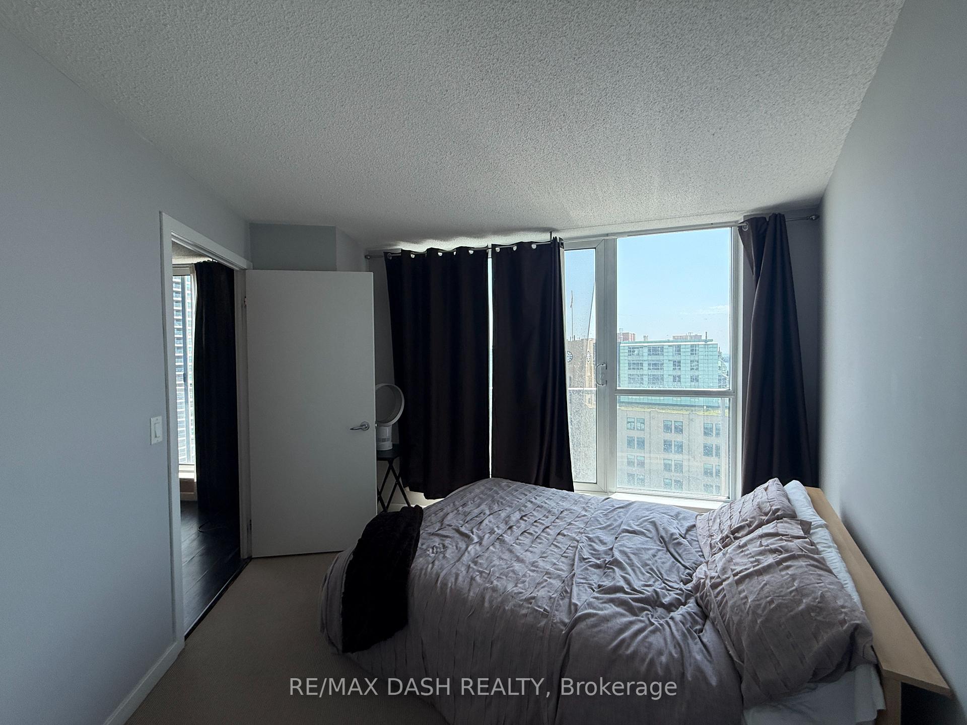 Photo 13 of Unit 1506, 208 Queens Quay W, Toronto, Waterfront Communities — HOMEH