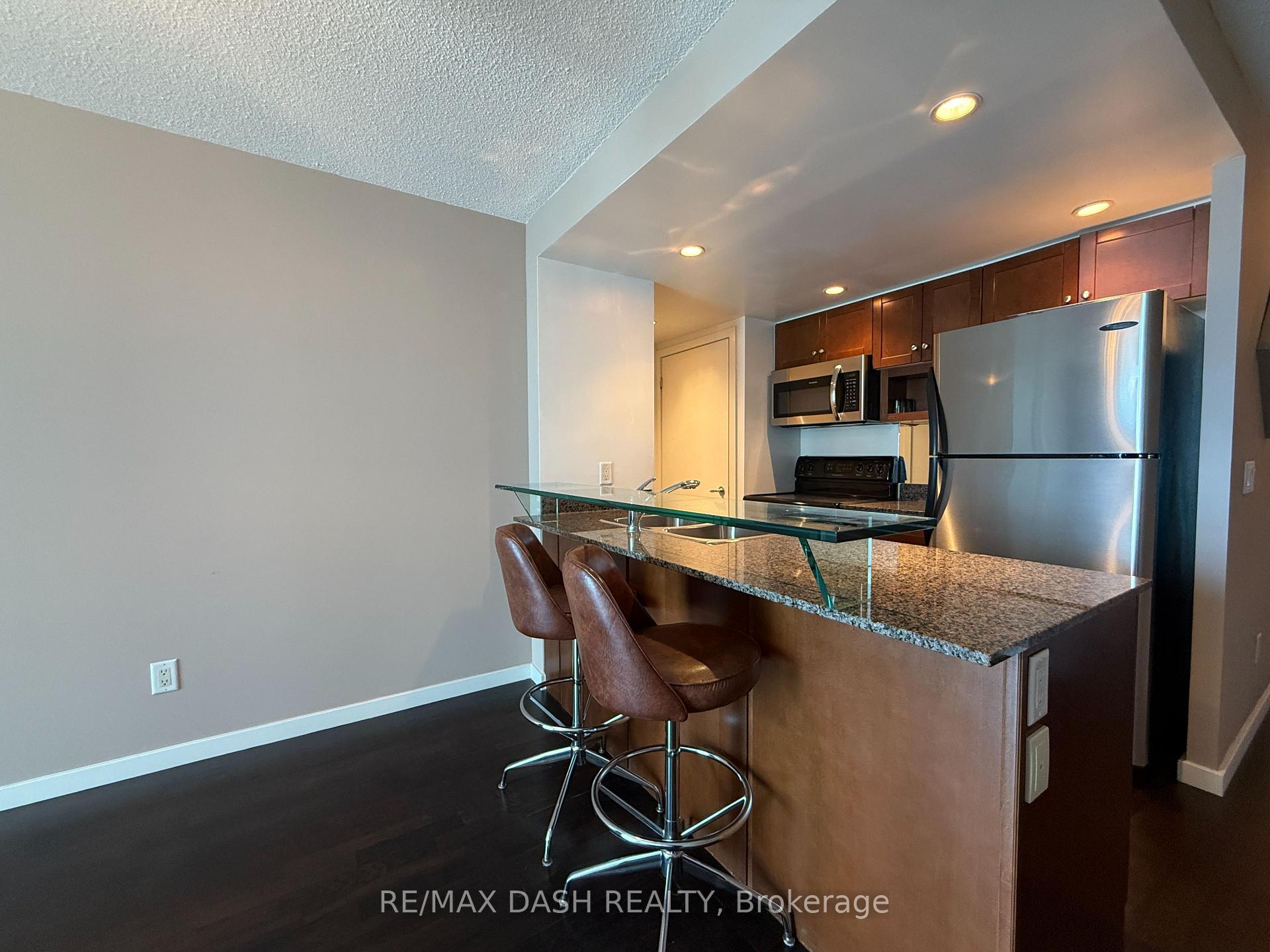 Photo 14 of Unit 1506, 208 Queens Quay W, Toronto, Waterfront Communities — HOMEH