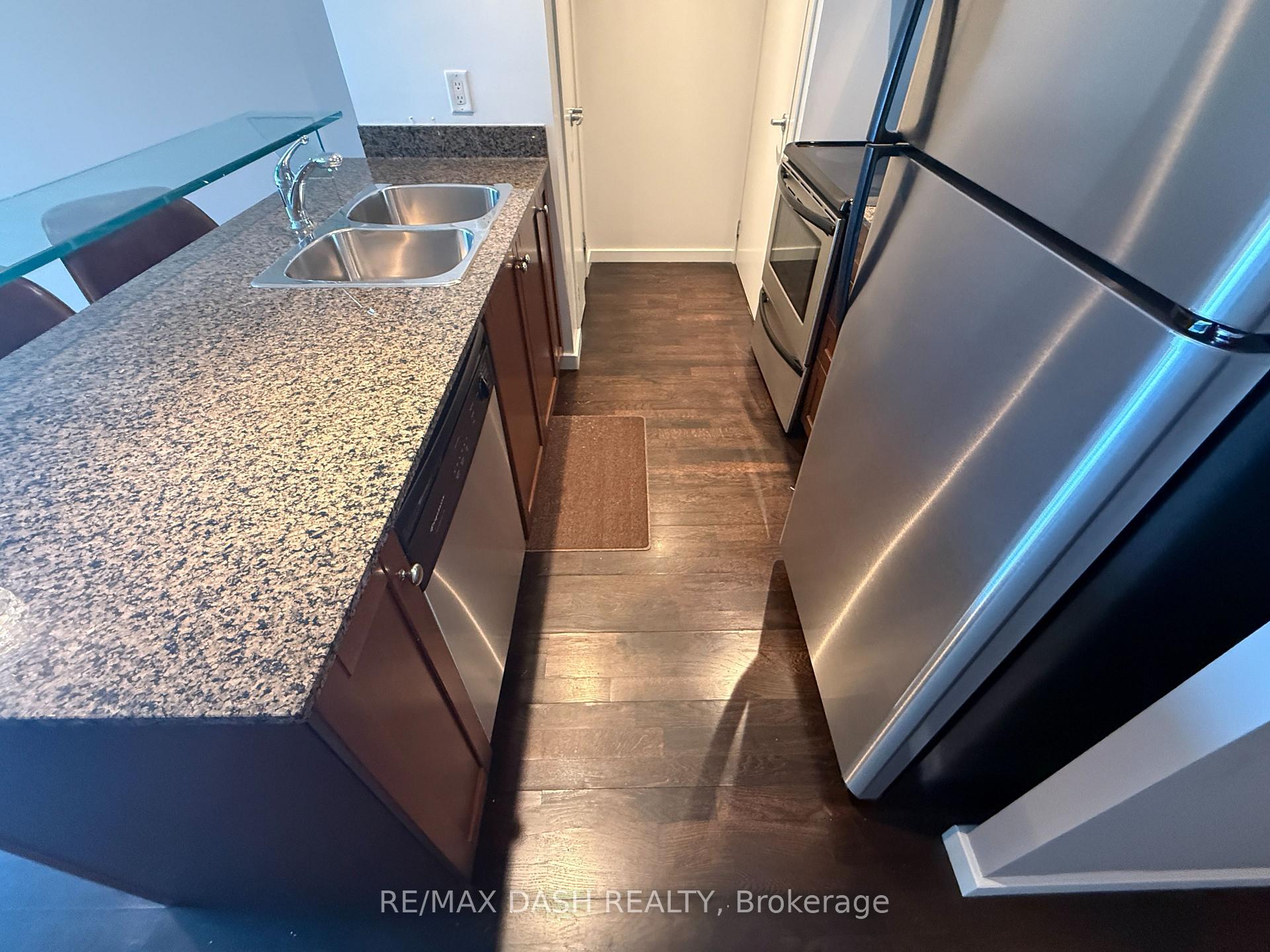 Photo 15 of Unit 1506, 208 Queens Quay W, Toronto, Waterfront Communities — HOMEH