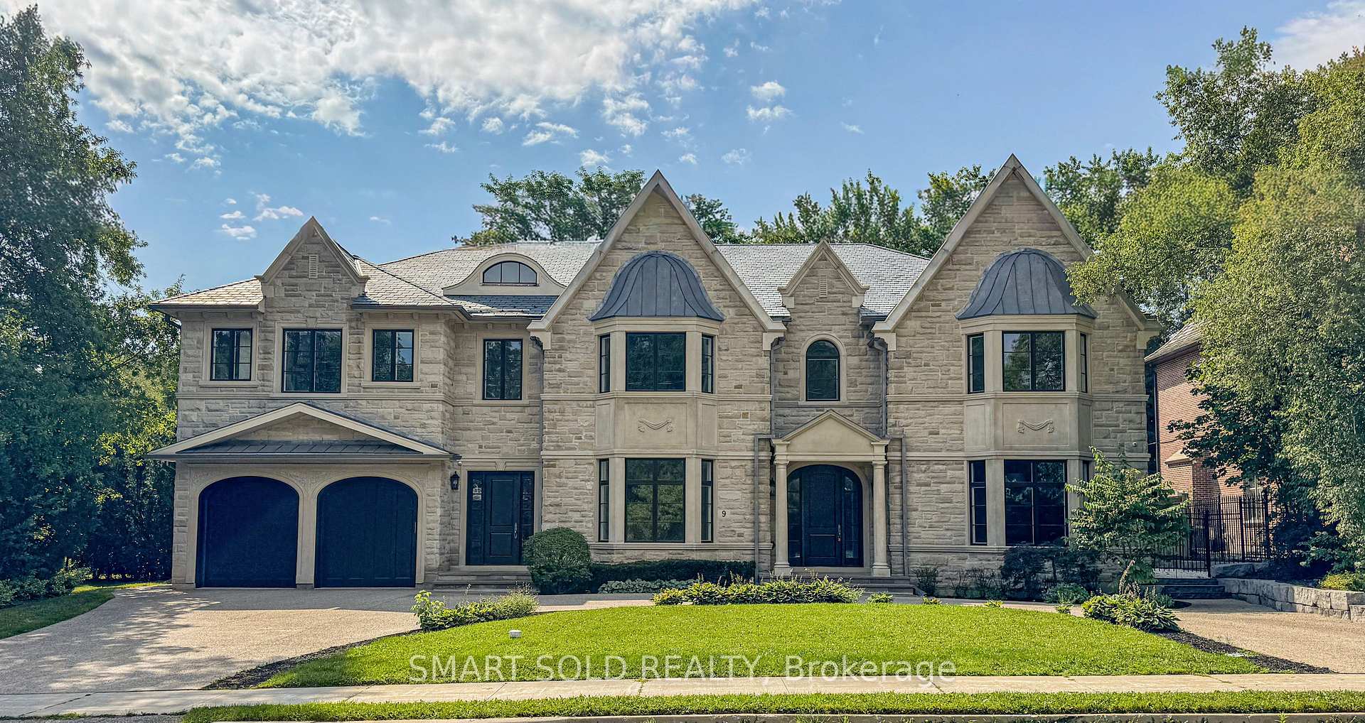 Photo 4 of 9 Saintfield Avenue, North York, Bridle Path-Sunnybrook-York Mills — HOMEH