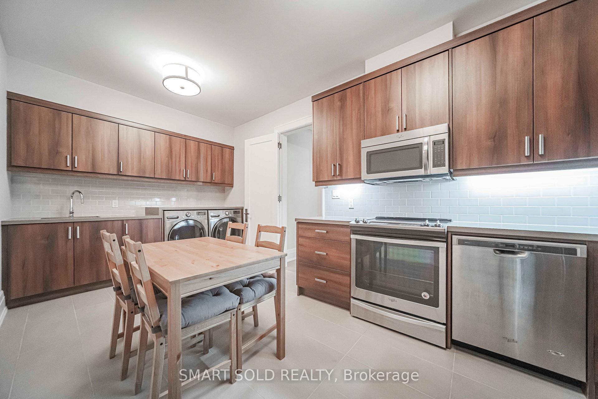 Photo 42 of 9 Saintfield Avenue, North York, Bridle Path-Sunnybrook-York Mills — HOMEH