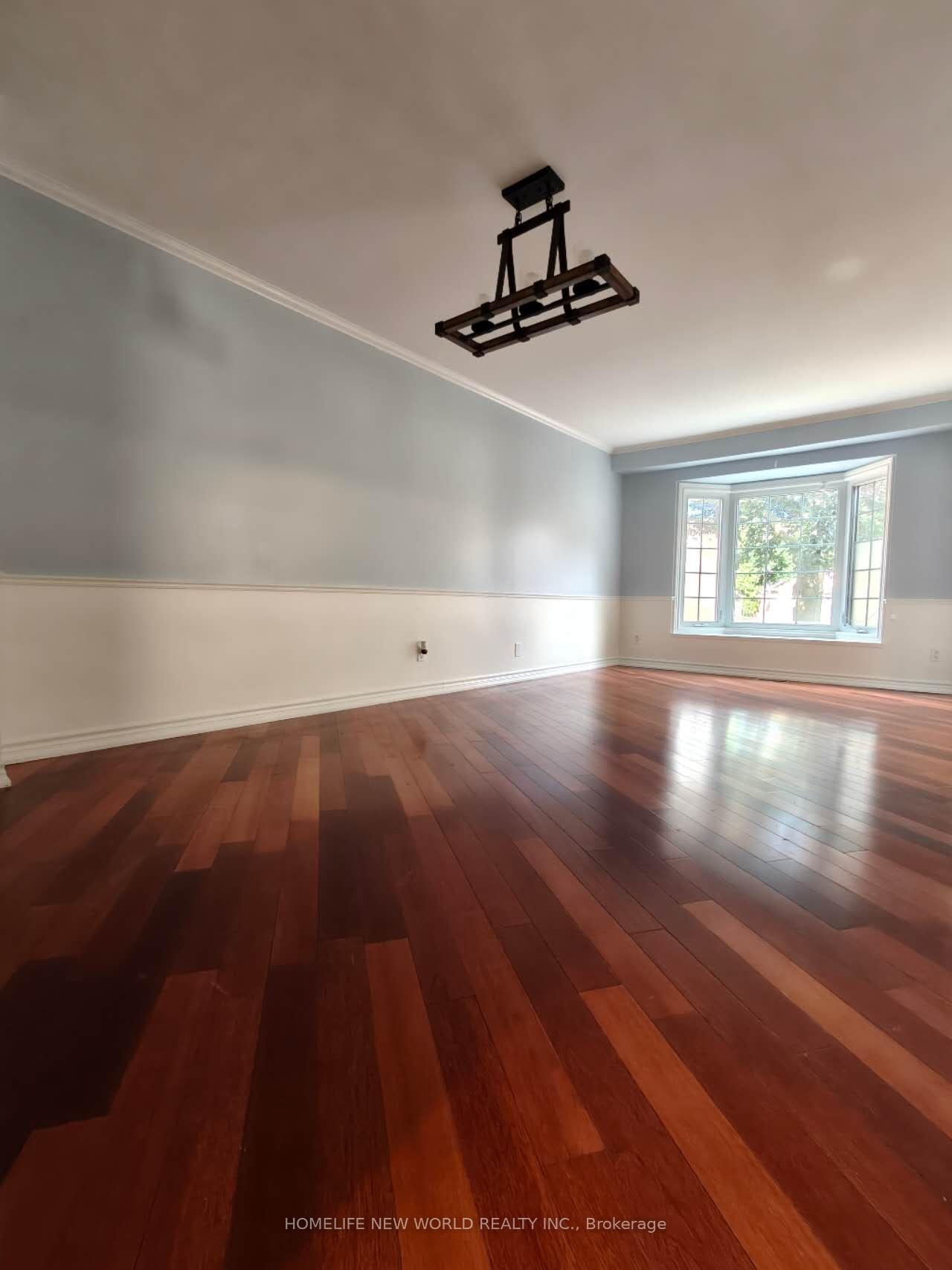 Photo 7 of 32 Moorcrest Drive, Aurora, Aurora Village — HOMEH