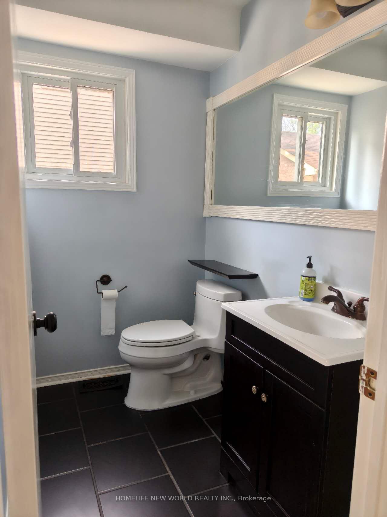 Photo 8 of 32 Moorcrest Drive, Aurora, Aurora Village — HOMEH