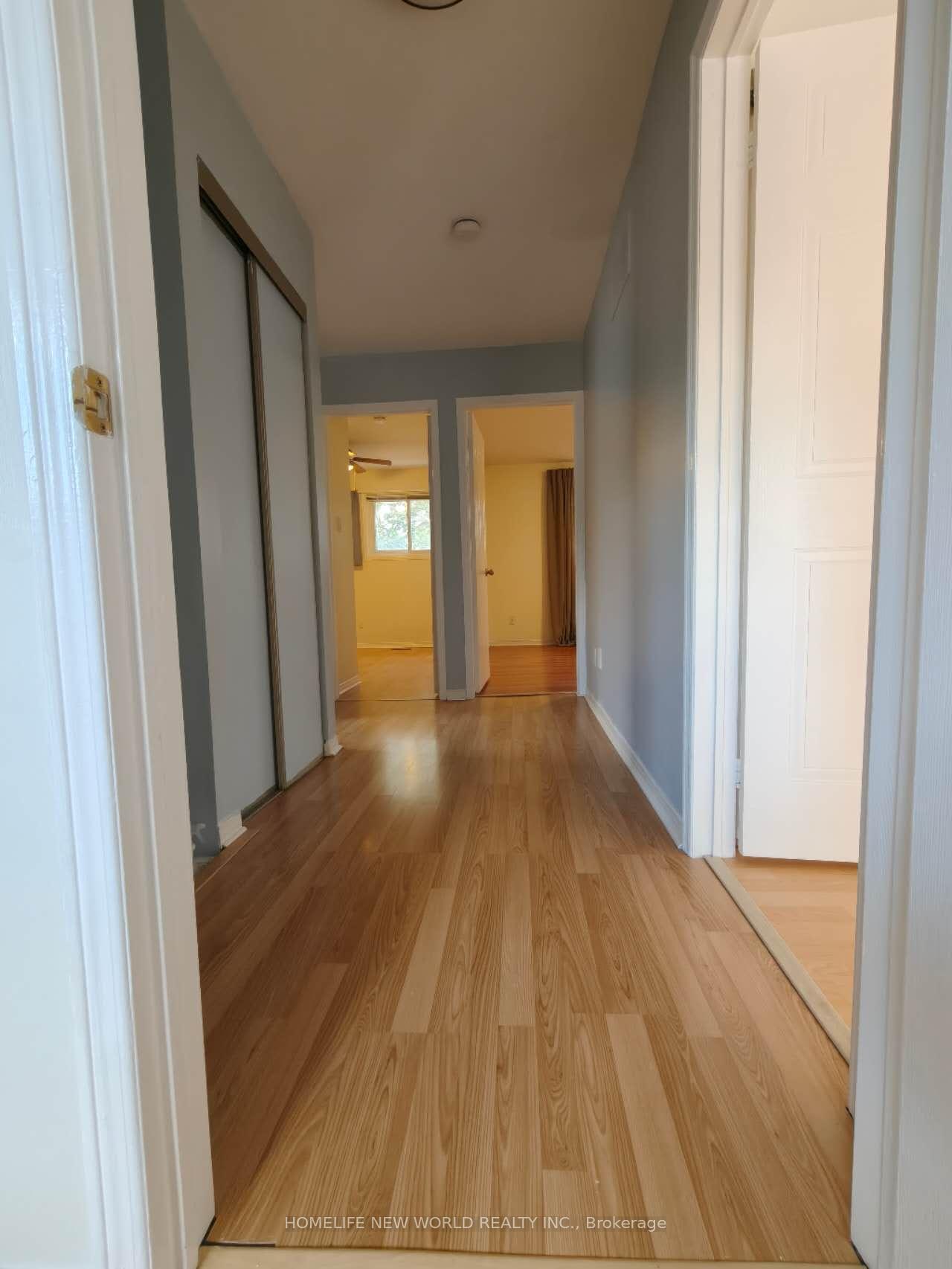 Photo 12 of 32 Moorcrest Drive, Aurora, Aurora Village — HOMEH