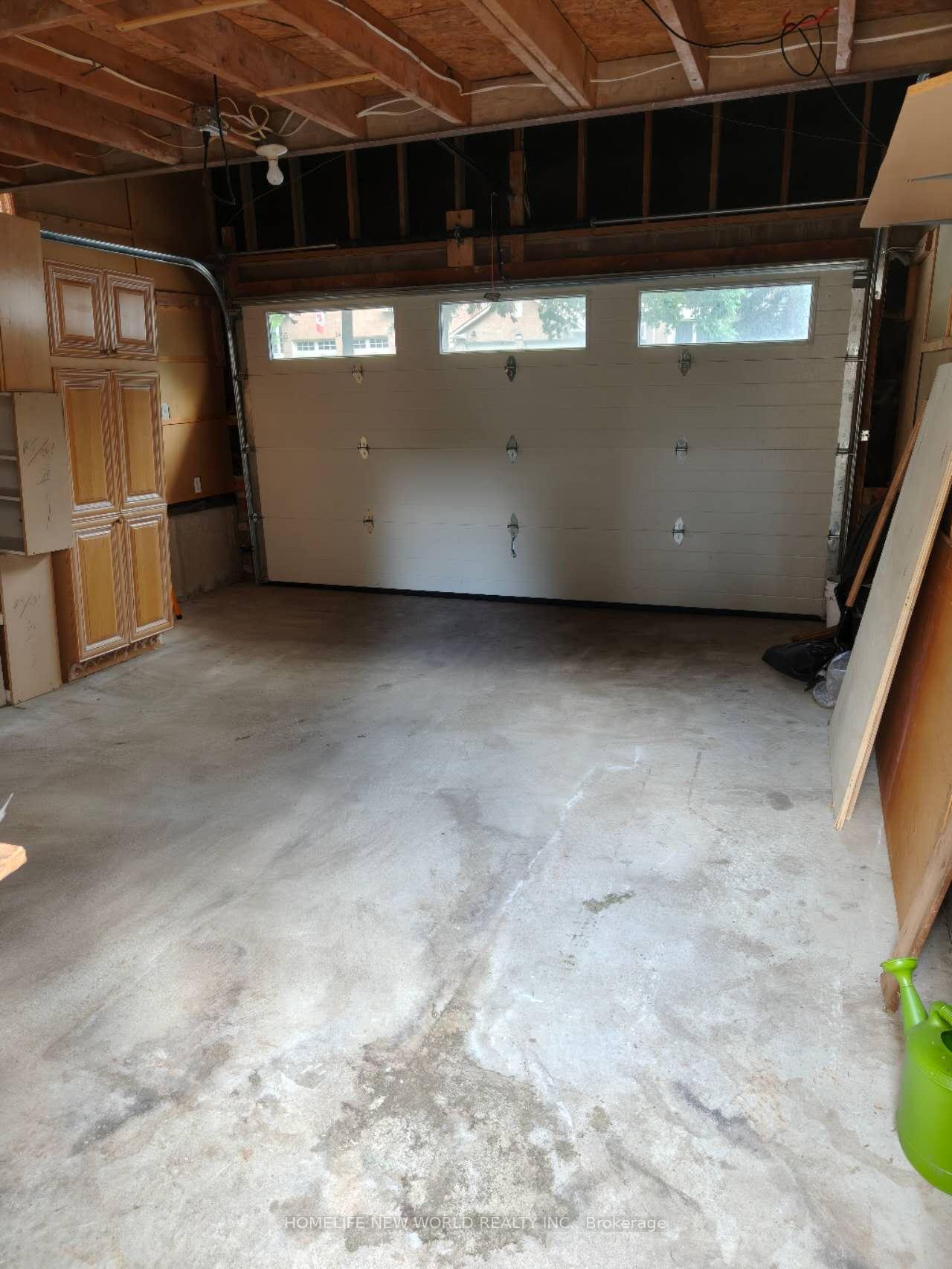 Photo 24 of 32 Moorcrest Drive, Aurora, Aurora Village — HOMEH