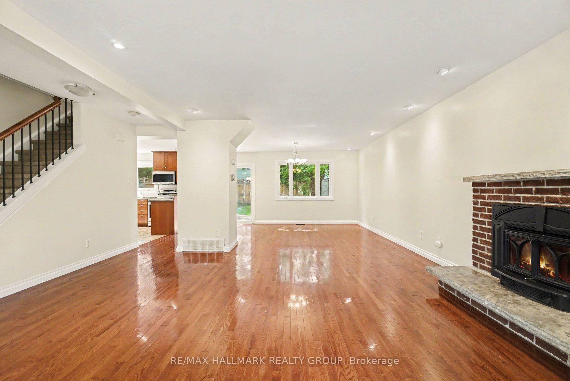 Photo 6 of 10 Woodview Crescent, Ottawa, Blackburn Hamlet — HOMEH