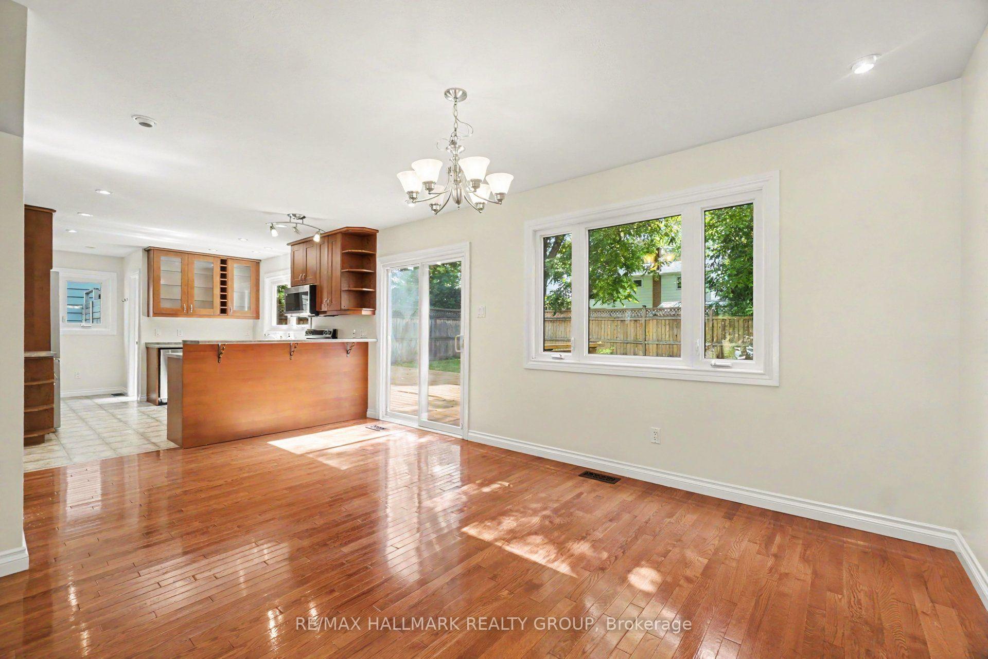 Photo 13 of 10 Woodview Crescent, Ottawa, Blackburn Hamlet — HOMEH