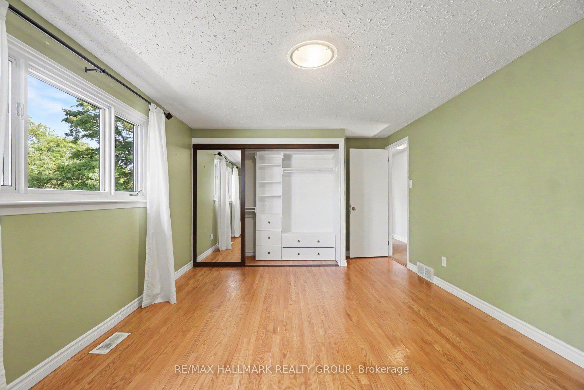 Photo 19 of 10 Woodview Crescent, Ottawa, Blackburn Hamlet — HOMEH