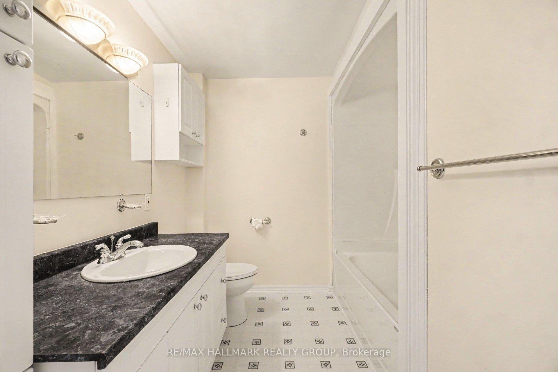 Photo 20 of 10 Woodview Crescent, Ottawa, Blackburn Hamlet — HOMEH