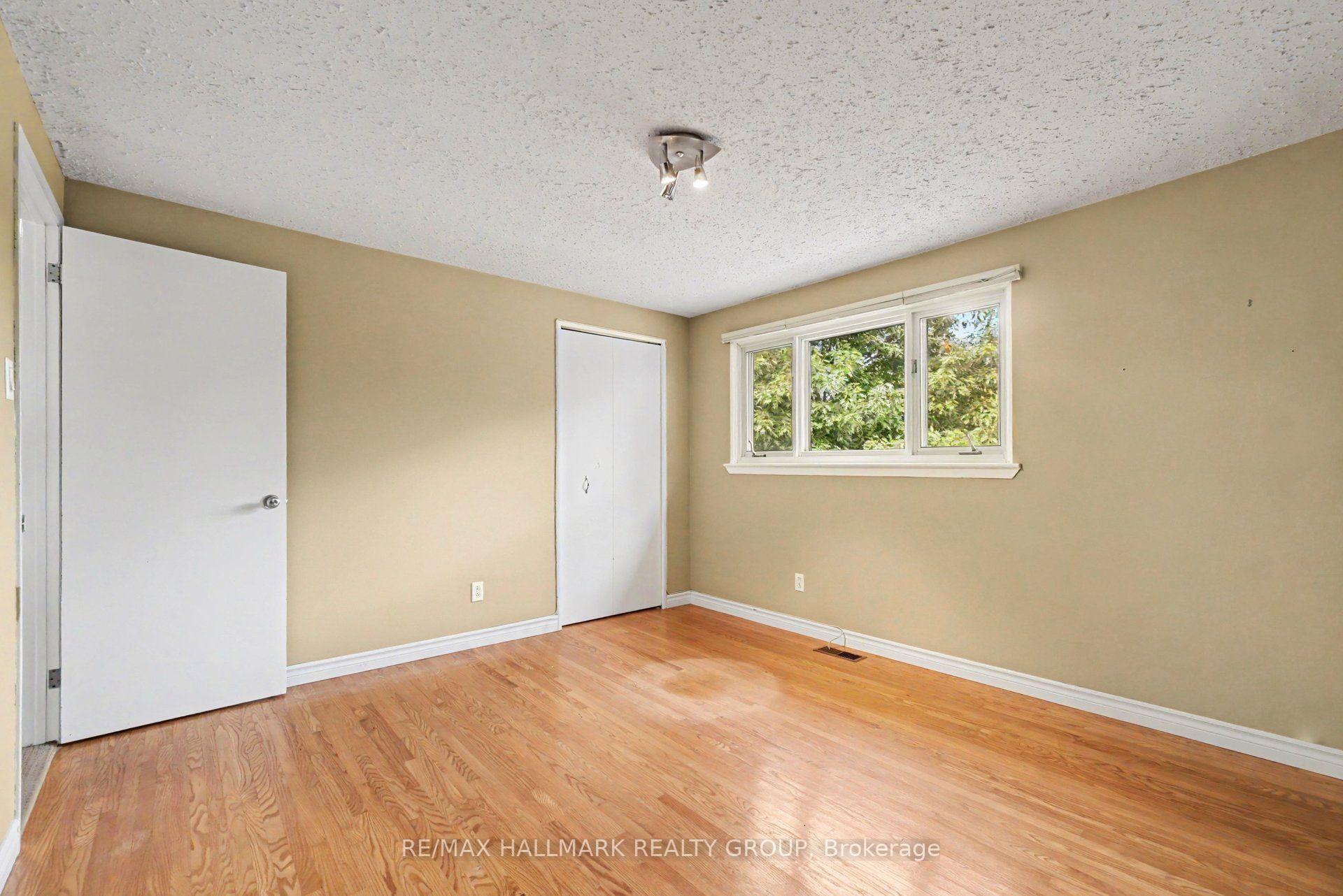 Photo 23 of 10 Woodview Crescent, Ottawa, Blackburn Hamlet — HOMEH