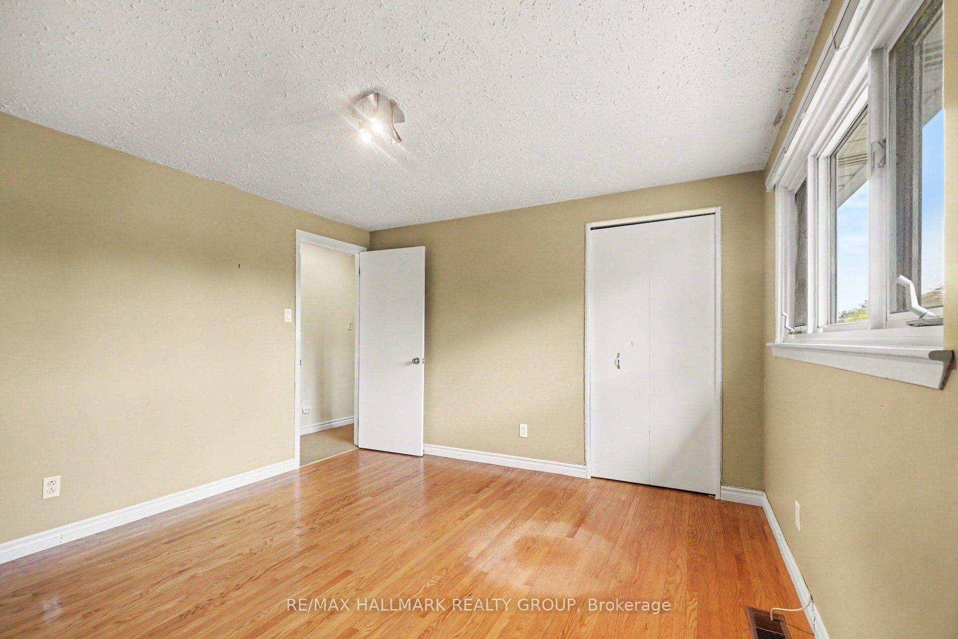 Photo 24 of 10 Woodview Crescent, Ottawa, Blackburn Hamlet — HOMEH