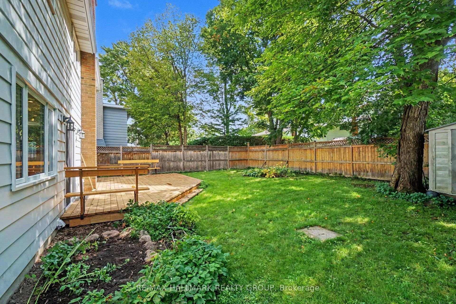 Photo 32 of 10 Woodview Crescent, Ottawa, Blackburn Hamlet — HOMEH