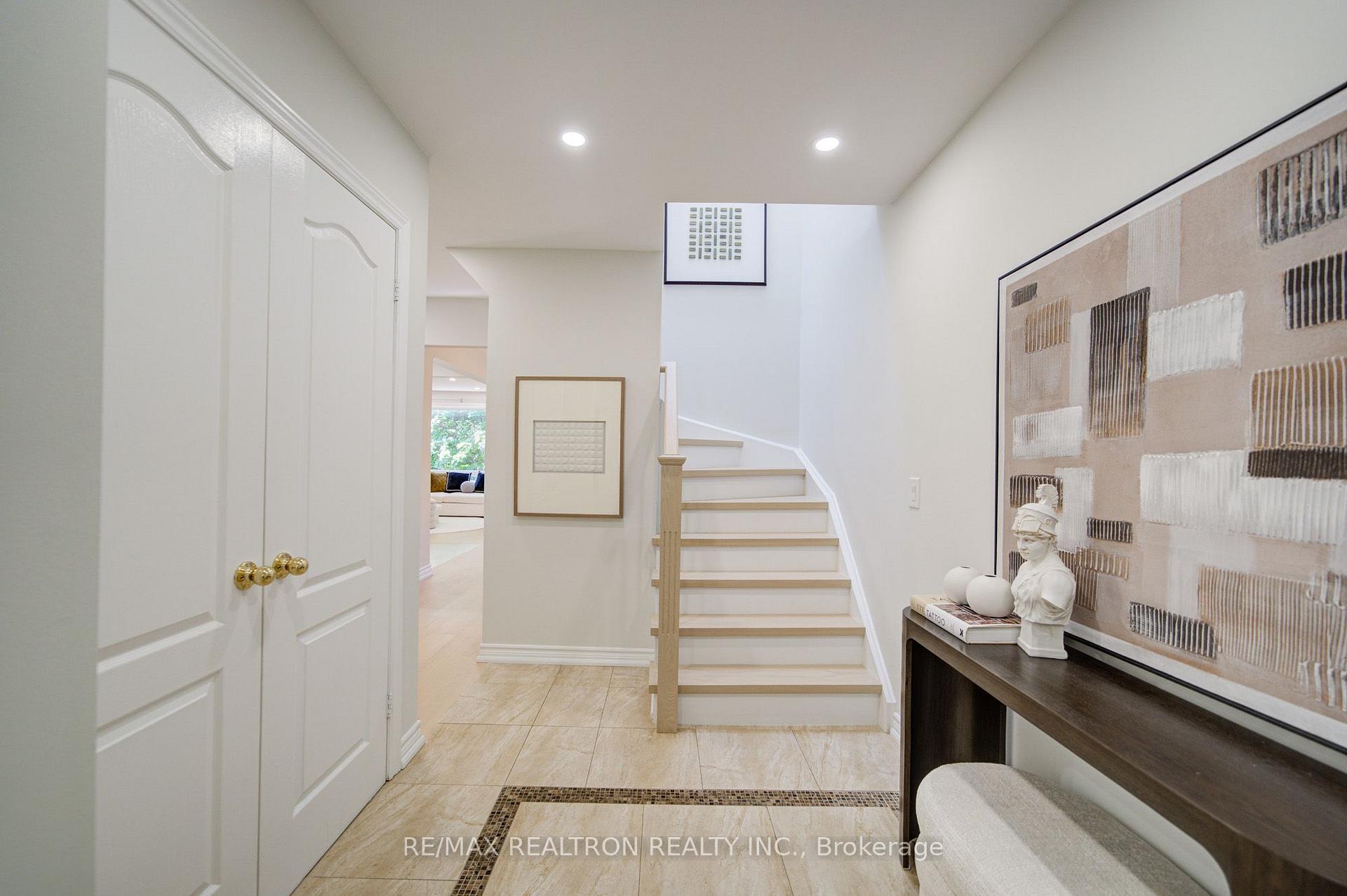 Photo 4 of 26 Mercer Crescent, Markham, Raymerville — HOMEH